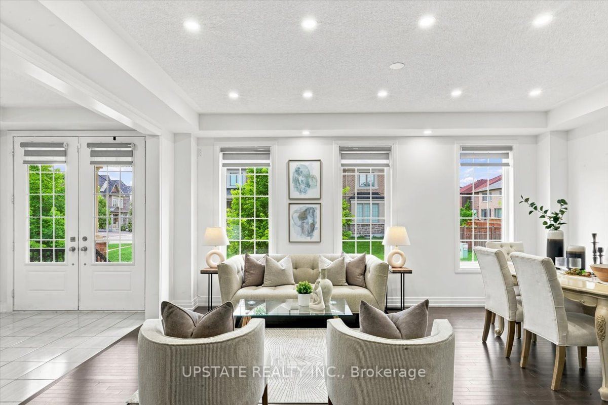 18 Blenheim Circle Property Photo 10