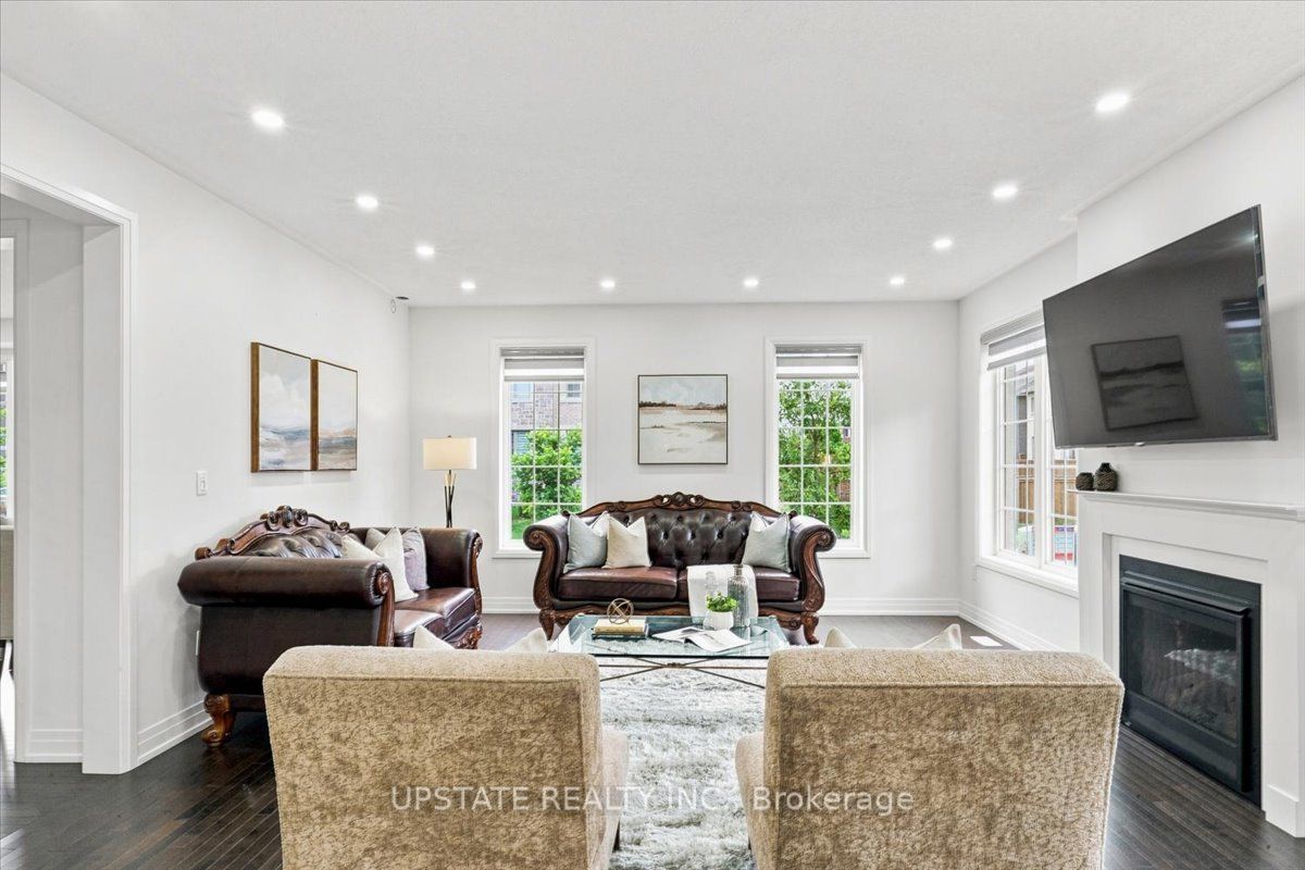 18 Blenheim Circle Property Photo 12