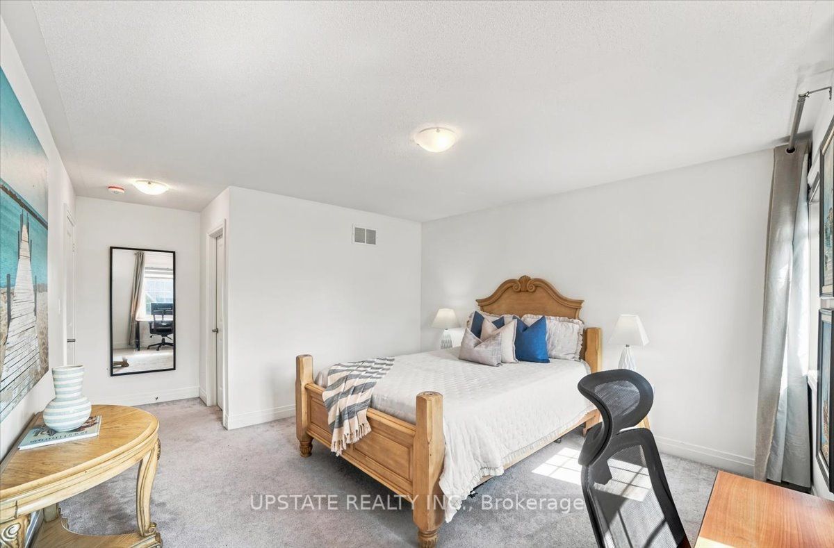18 Blenheim Circle Property Photo 17