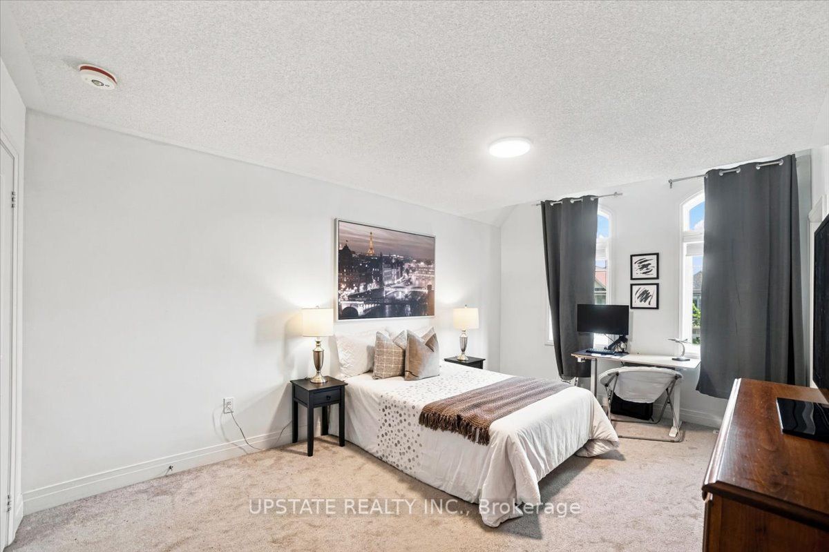 18 Blenheim Circle Property Photo 22