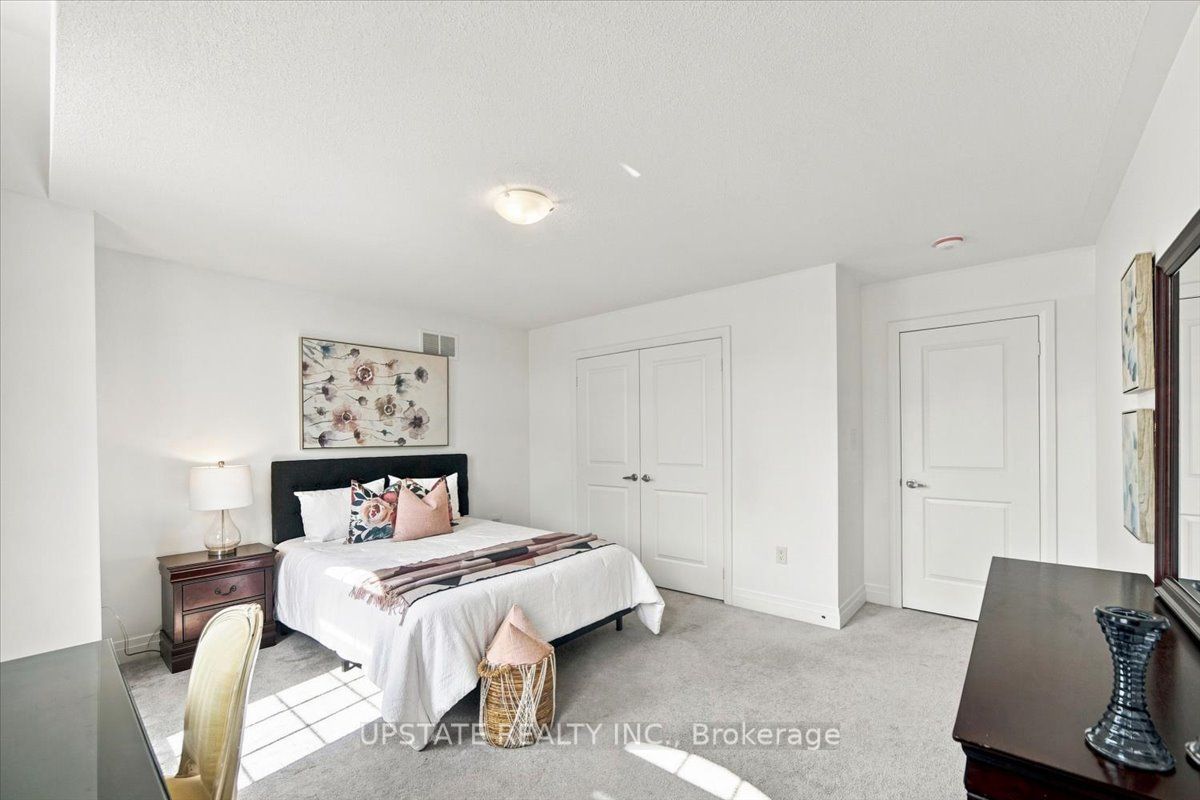 18 Blenheim Circle Property Photo 23
