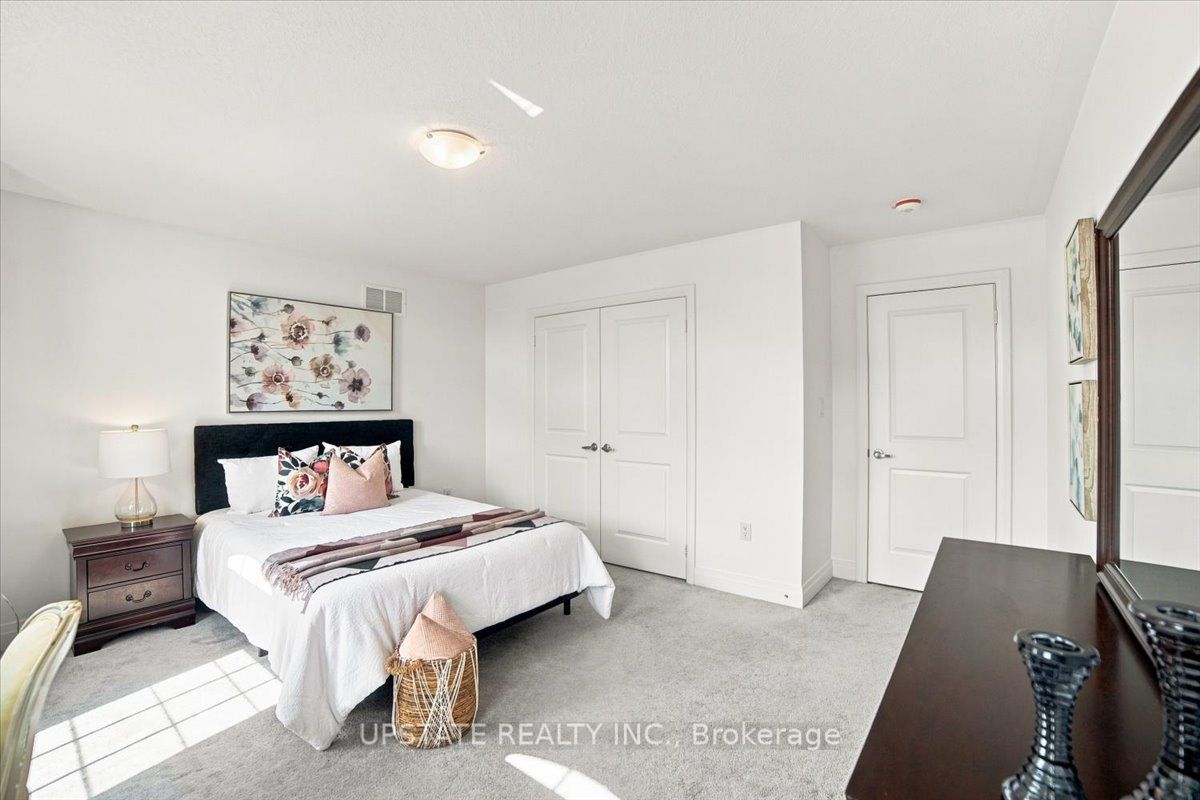 18 Blenheim Circle Property Photo 25
