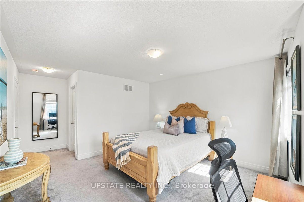 18 Blenheim Circle Property Photo 27