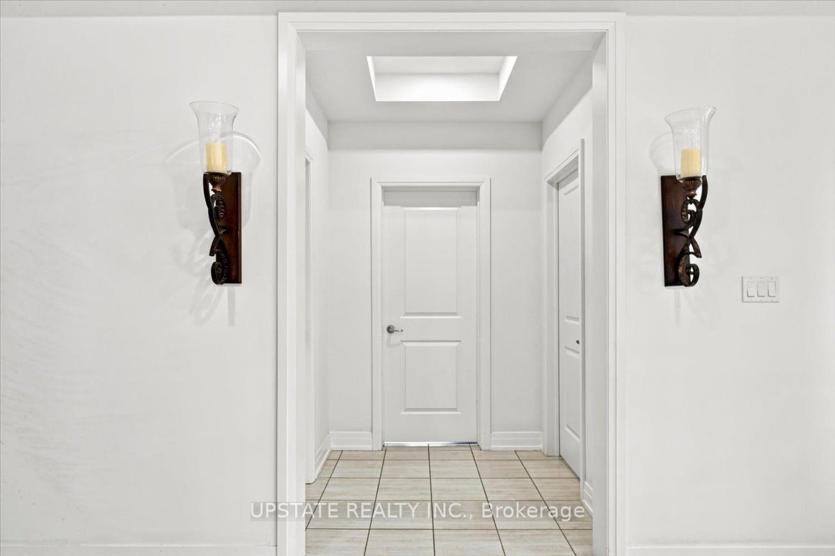 18 Blenheim Circle Property Photo 41