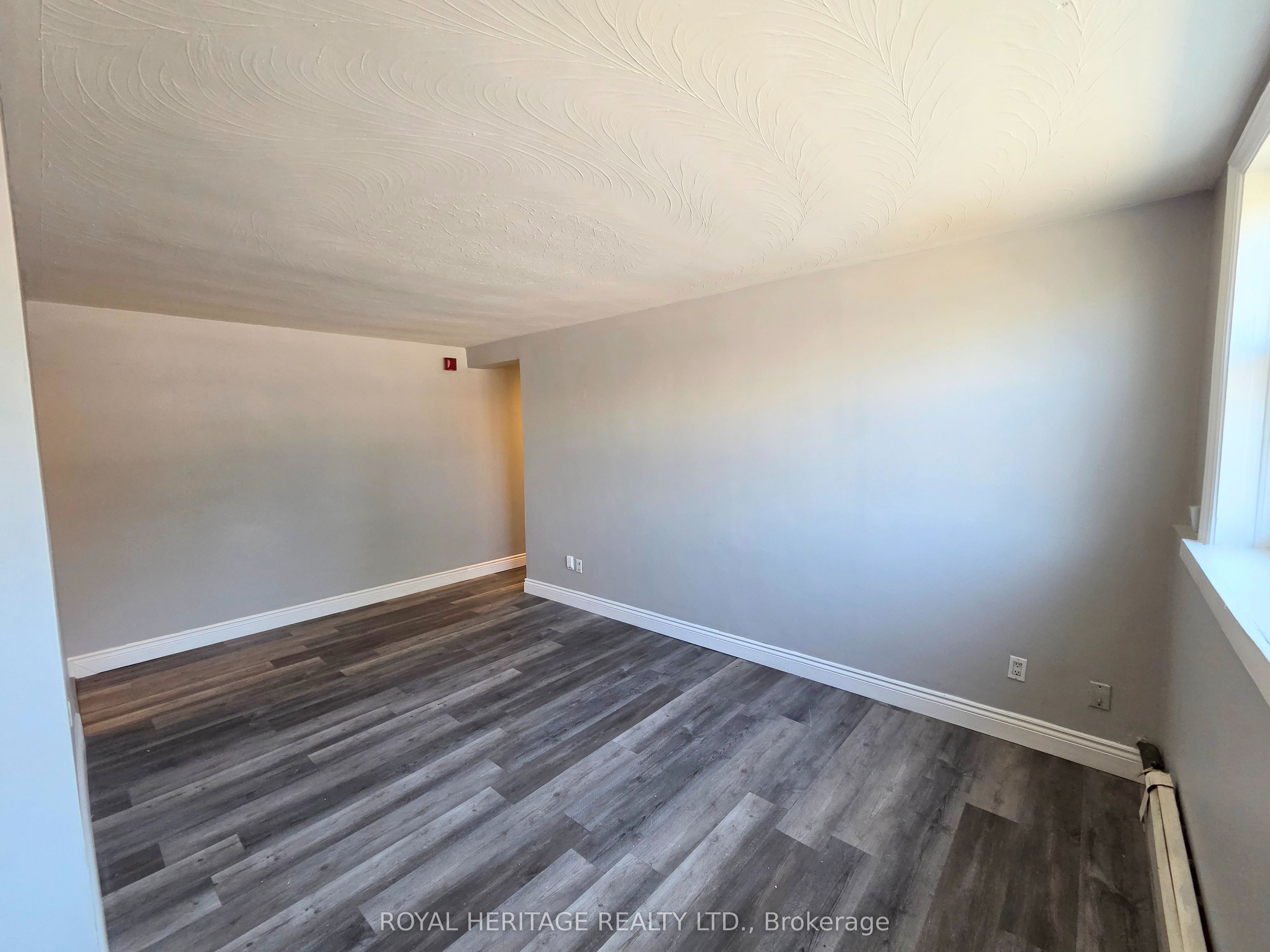 300 Montrave Avenue 4 Property Photo 3