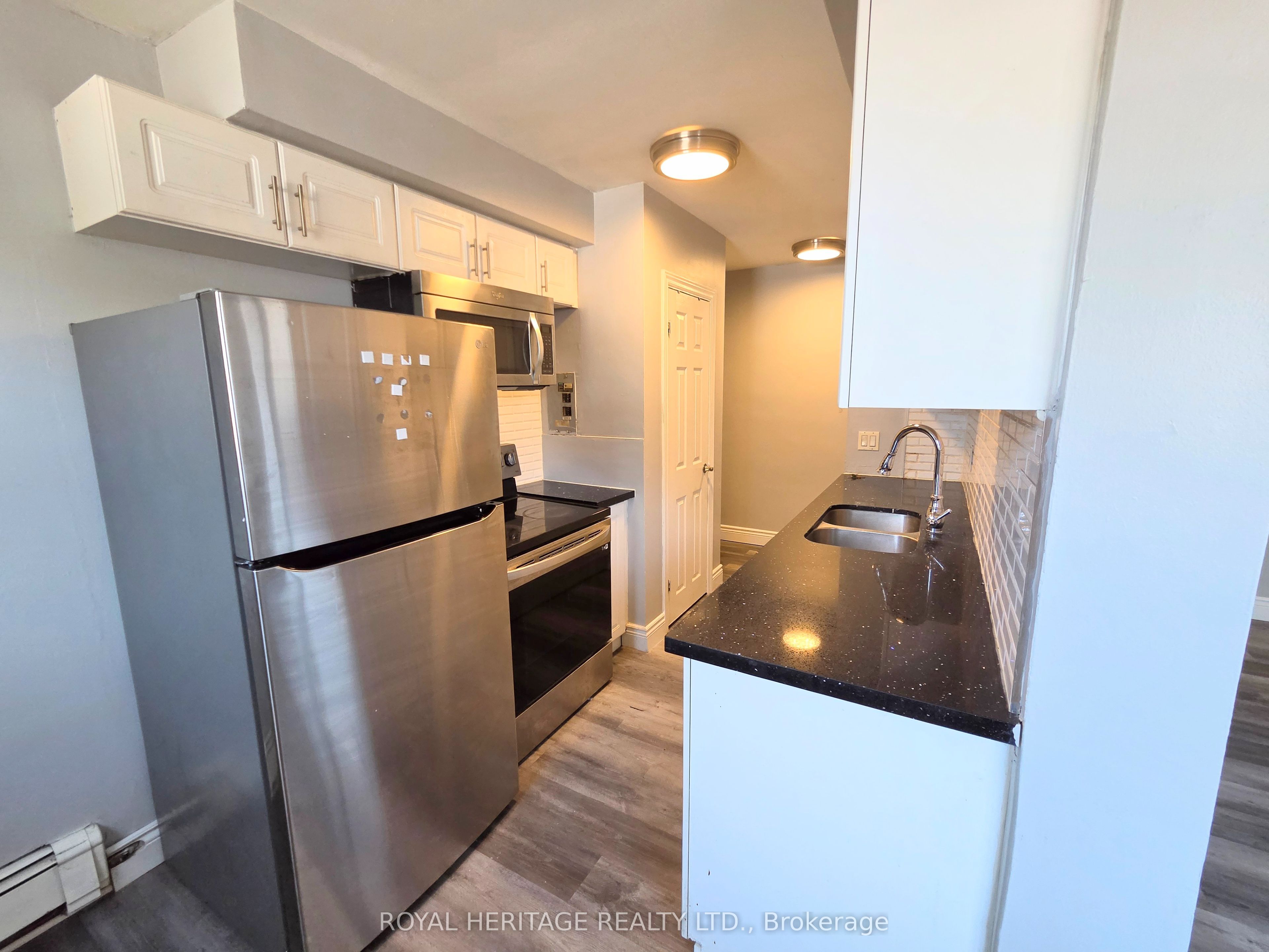300 Montrave Avenue 4 Property Photo 7