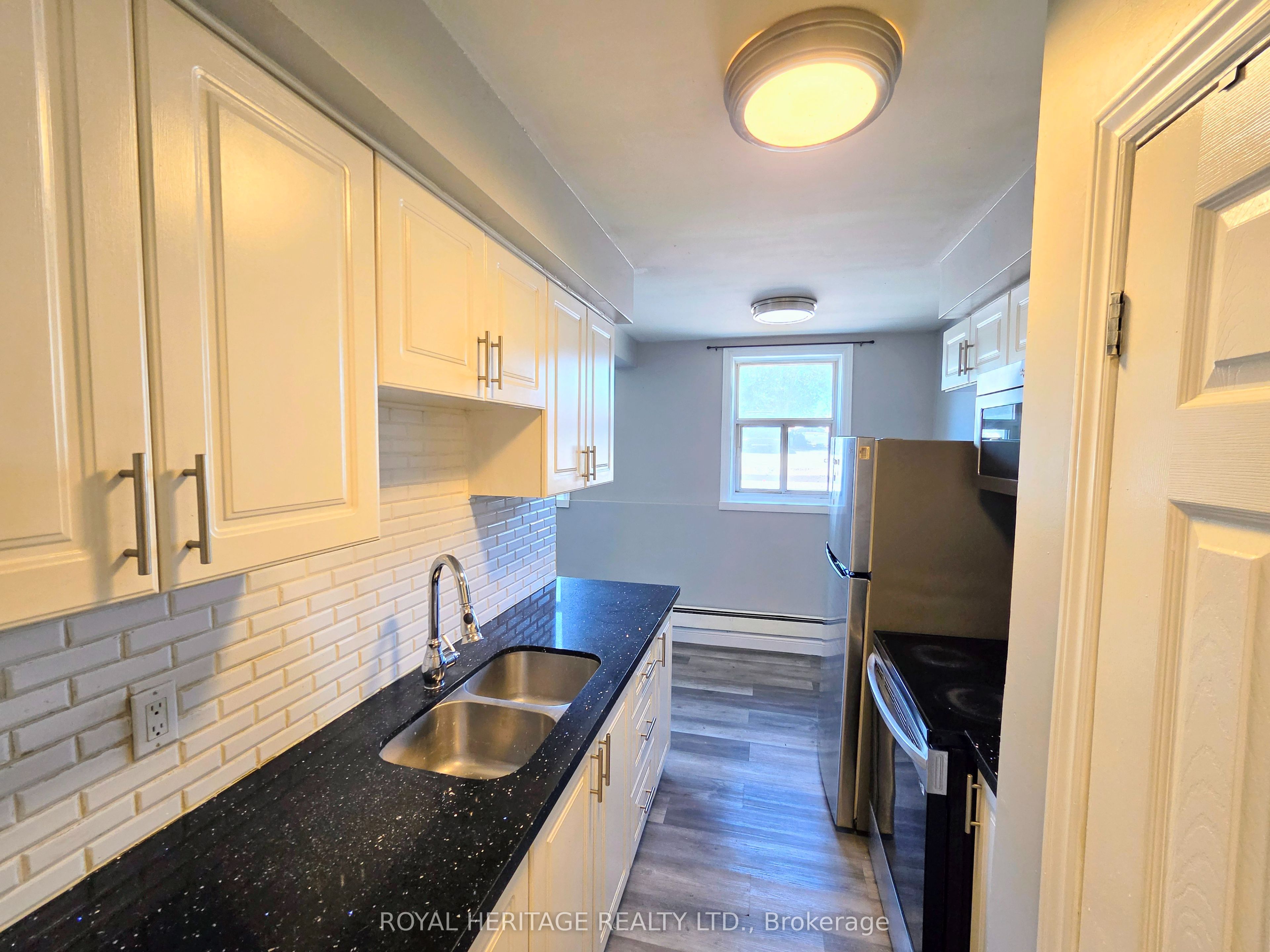 300 Montrave Avenue 4 Property Photo 8