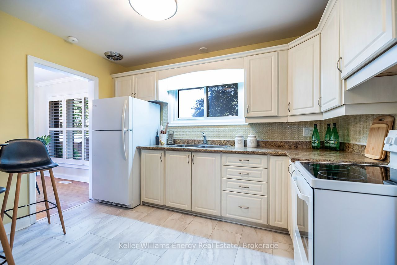 403 Rossmount Avenue Property Photo 8