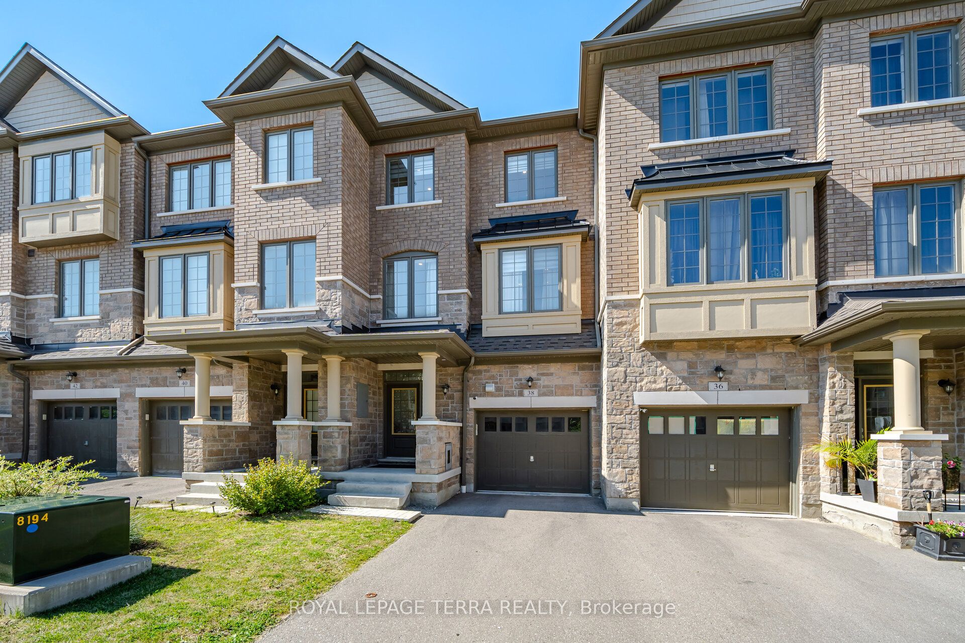 38 Hallmark Way Property Photo 1