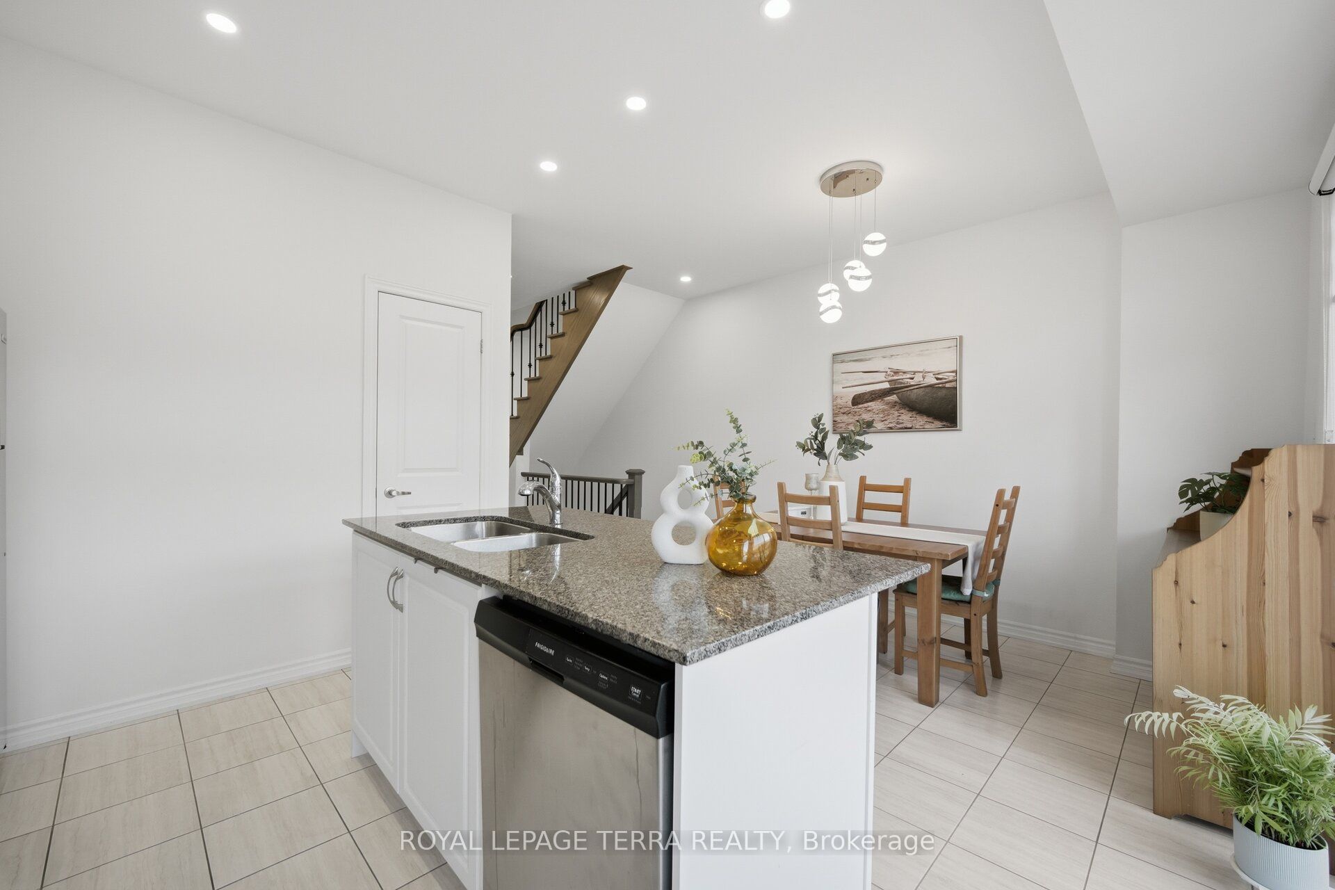 38 Hallmark Way Property Photo 4