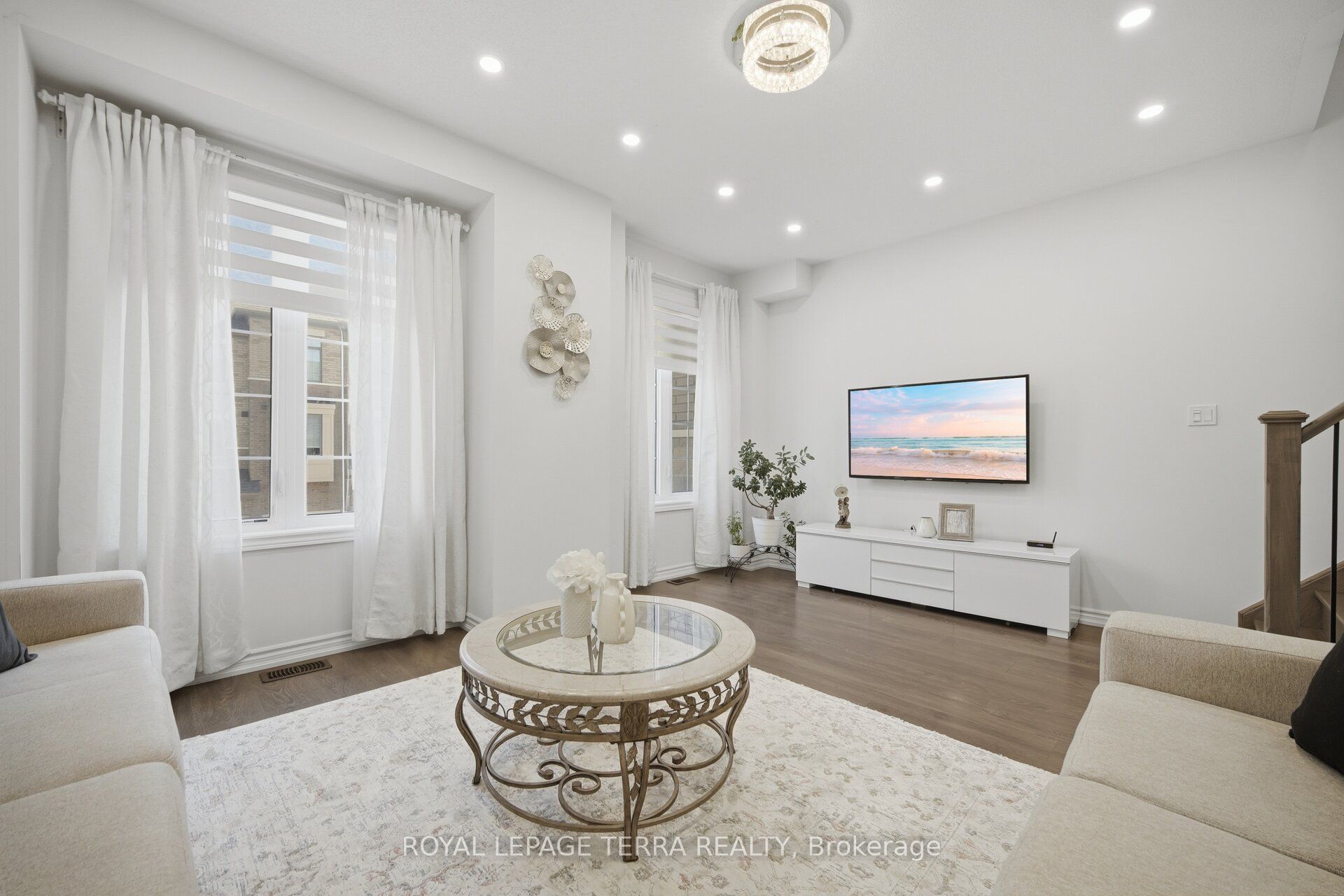 38 Hallmark Way Property Photo 14
