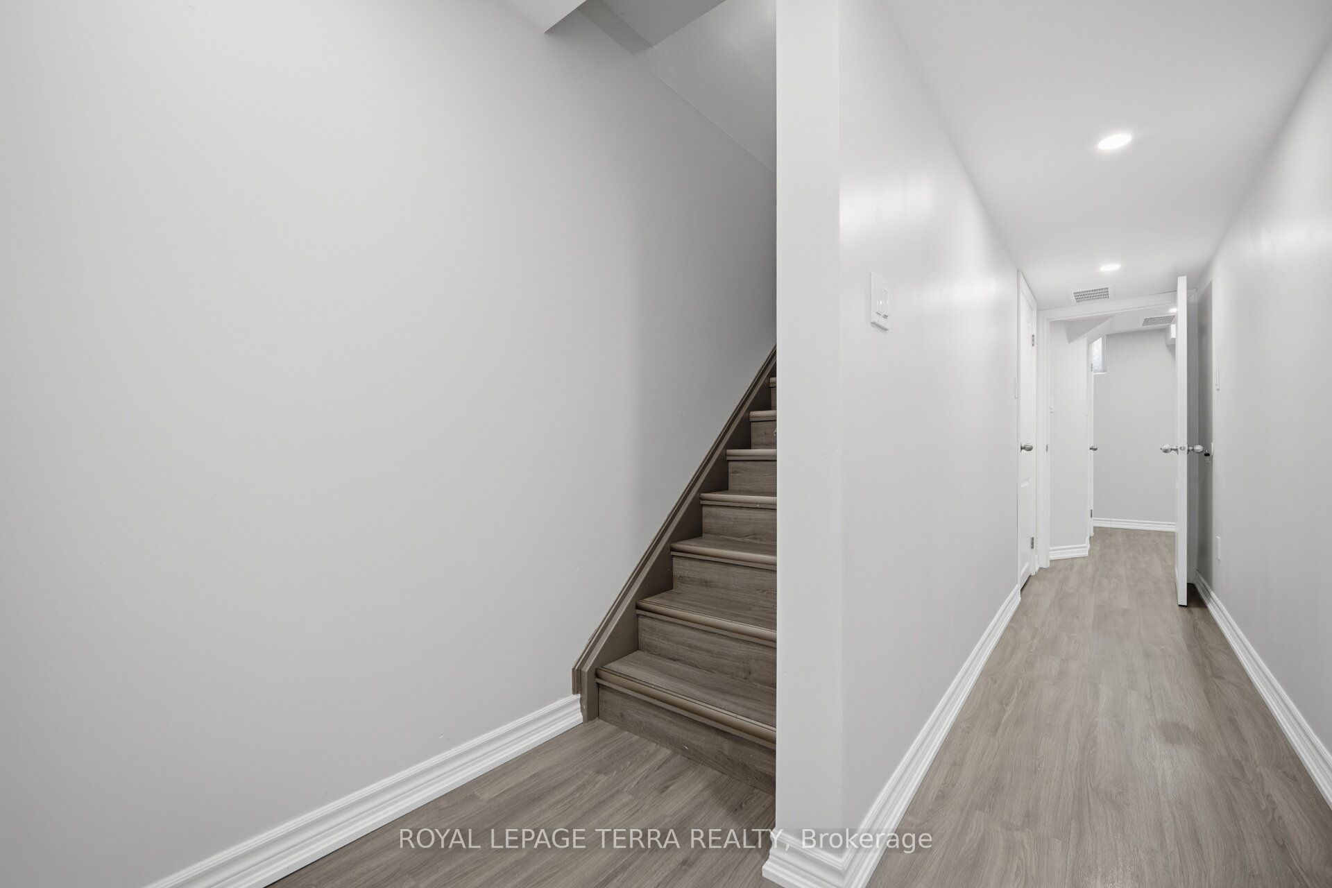 38 Hallmark Way Property Photo 35