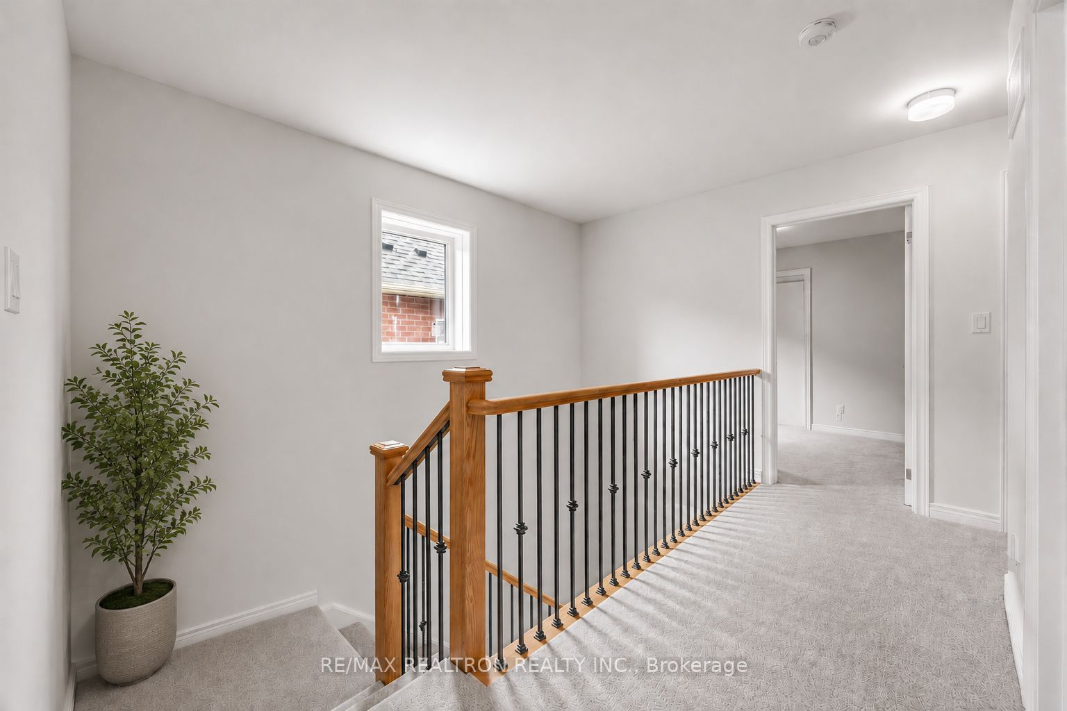 2024 Cameron Lott Crescent Property Photo 6
