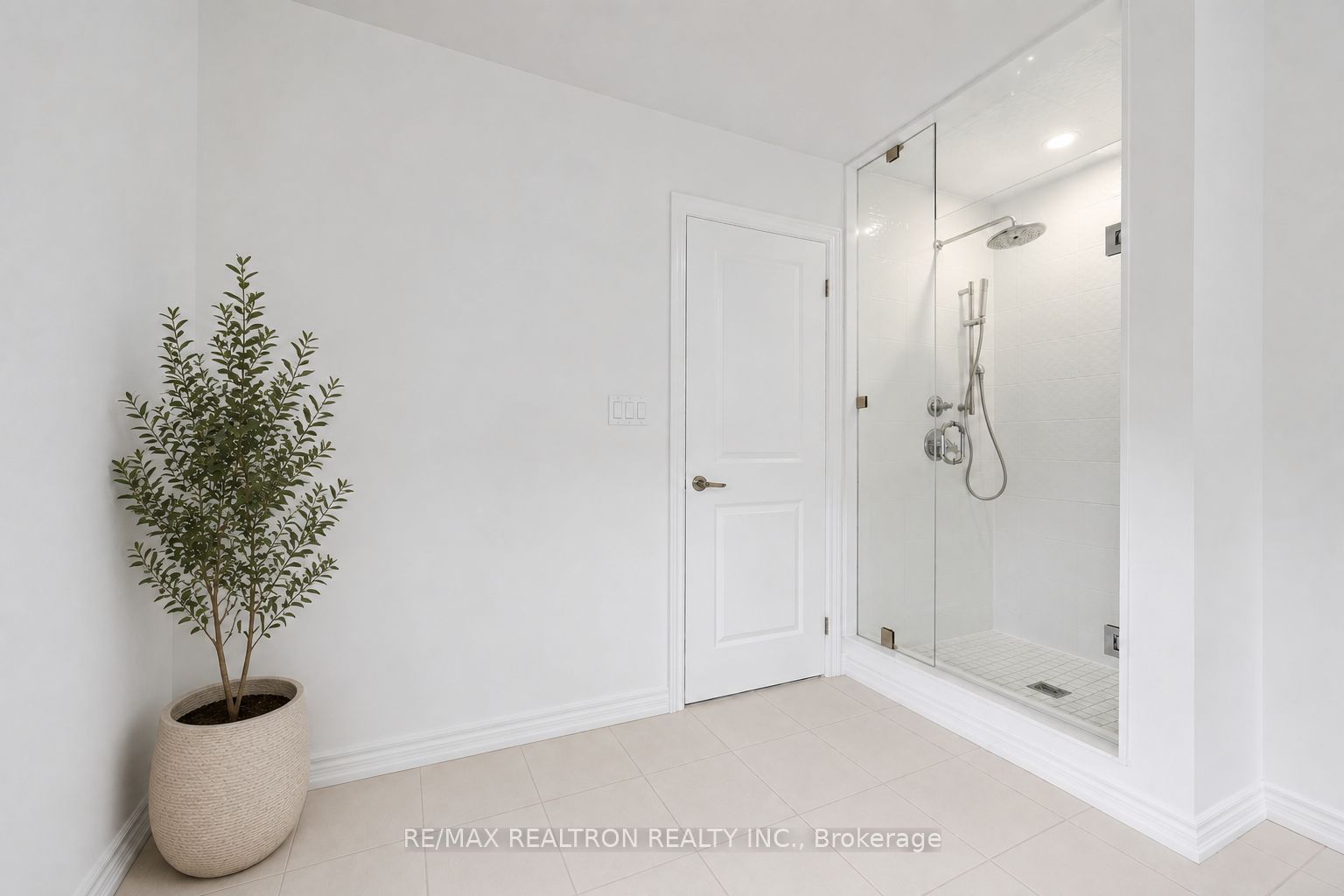 2024 Cameron Lott Crescent Property Photo 8
