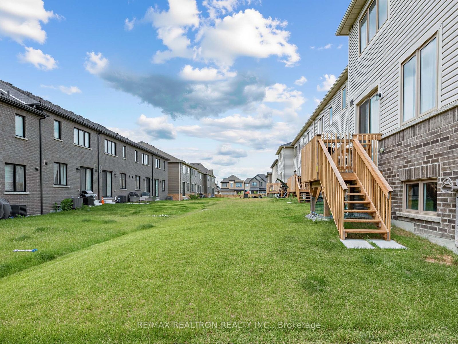 2024 Cameron Lott Crescent Property Photo 15