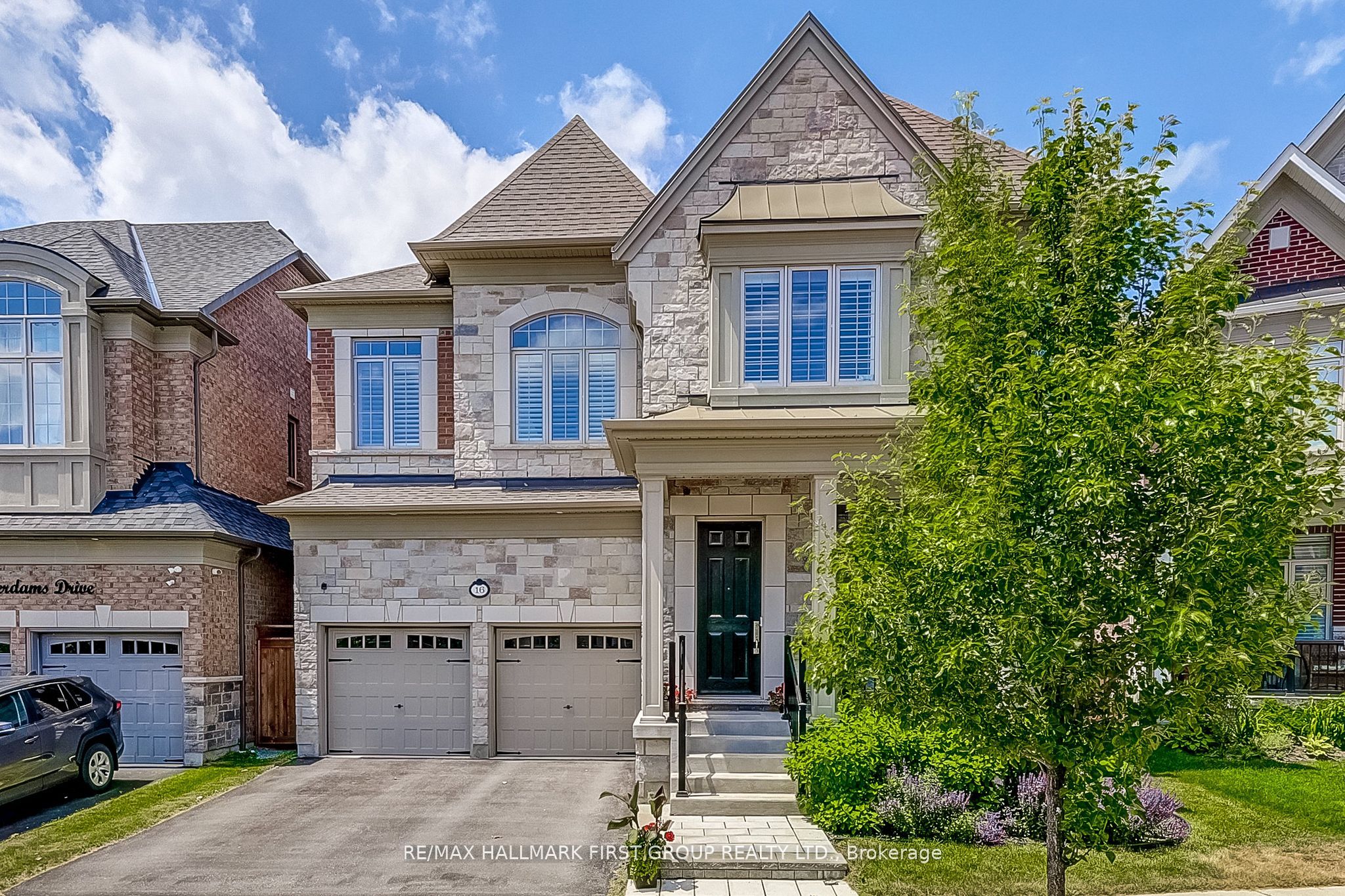 16 Beaverdams Drive Property Photo 2