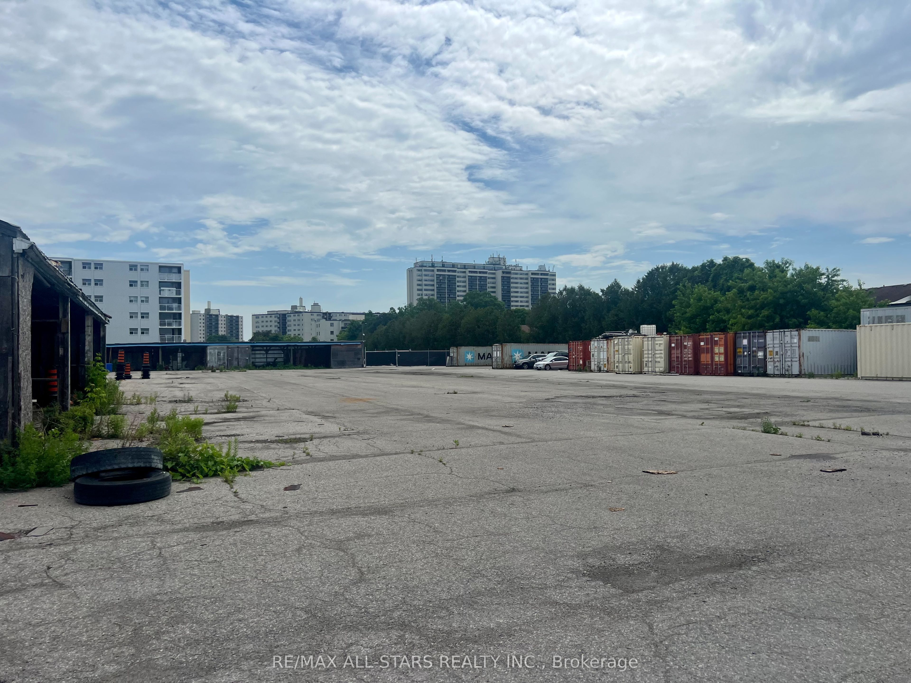 1279 Simcoe Street N #d1 Property Photo 3