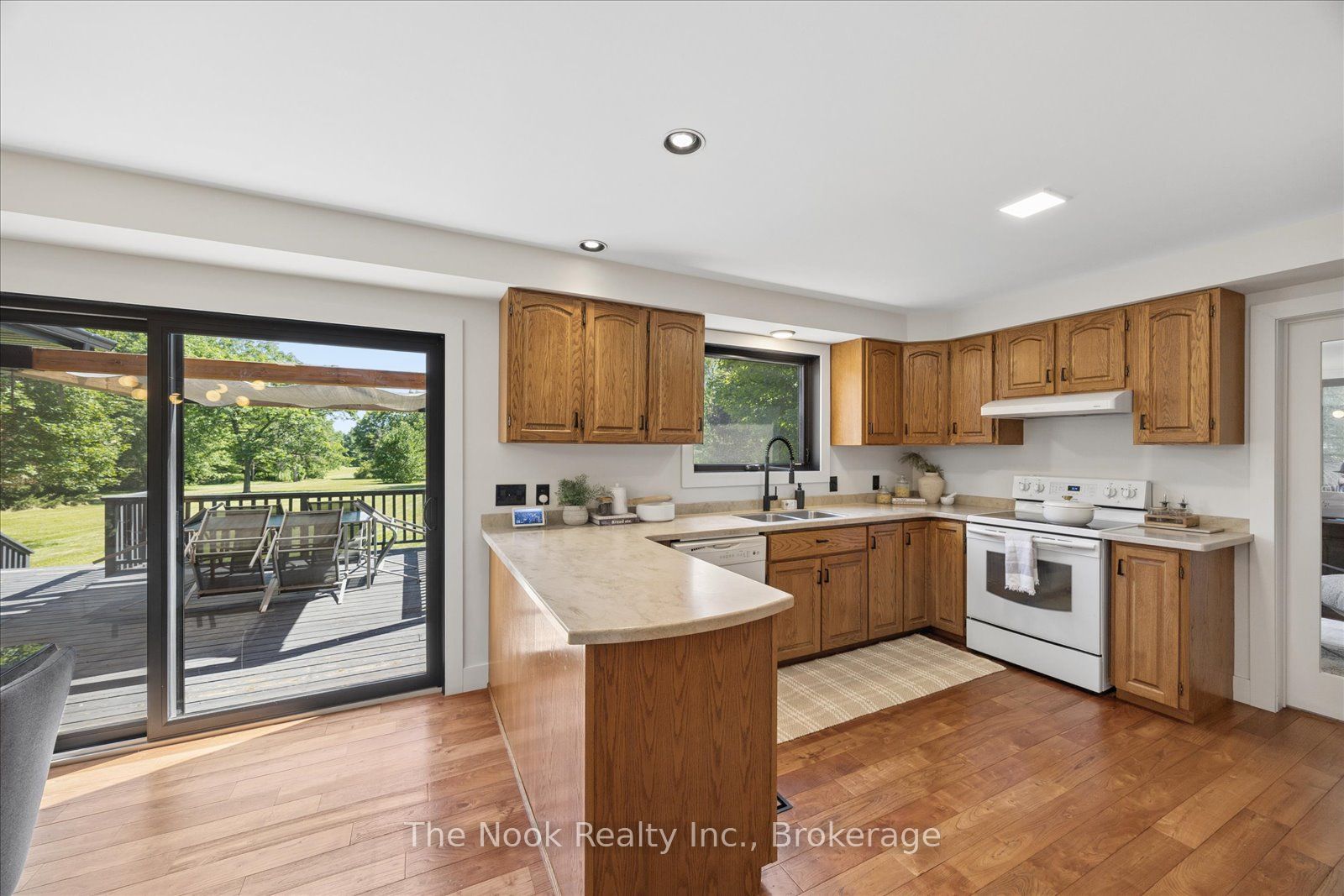 365 Townline Road W Property Photo 10