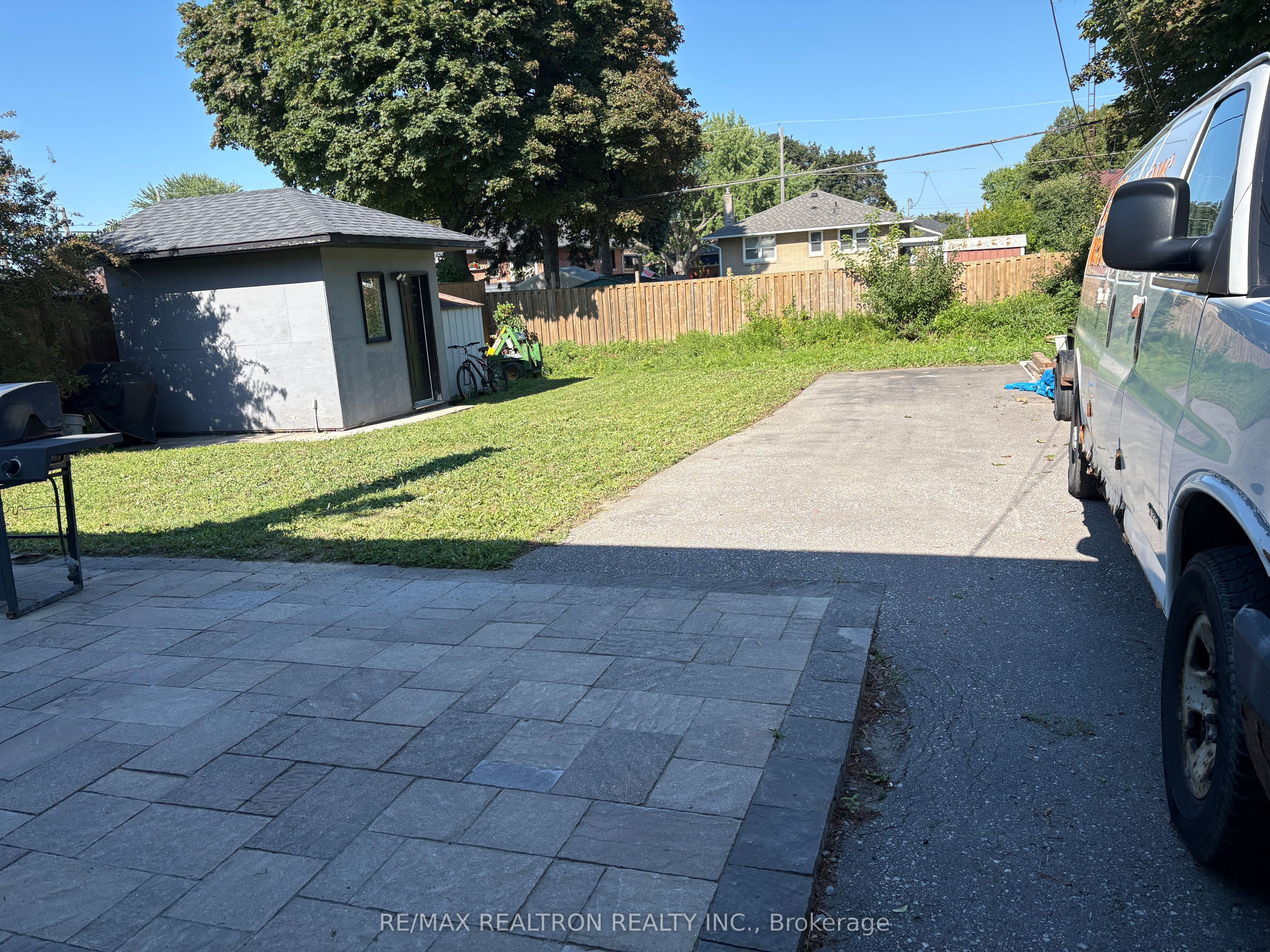607 Stevenson Road N Property Photo 3