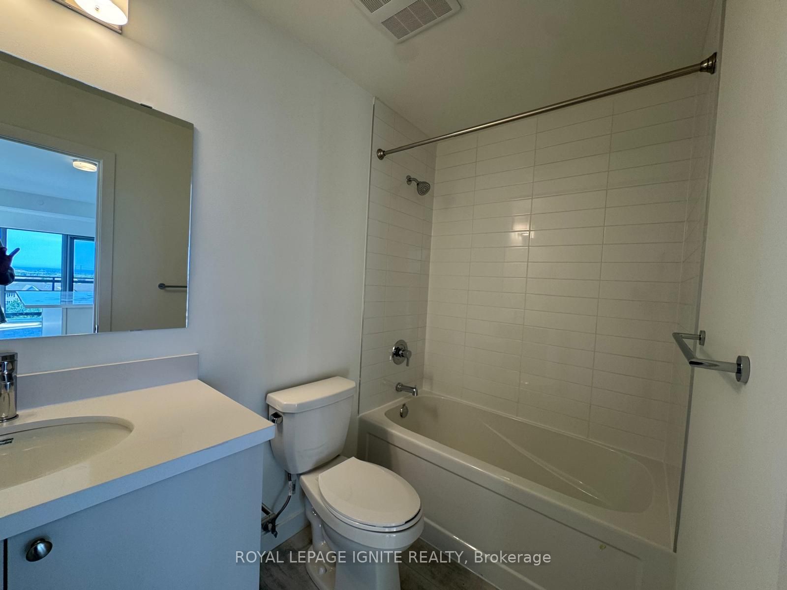 51 Clarington Boulevard 622 Property Photo 18