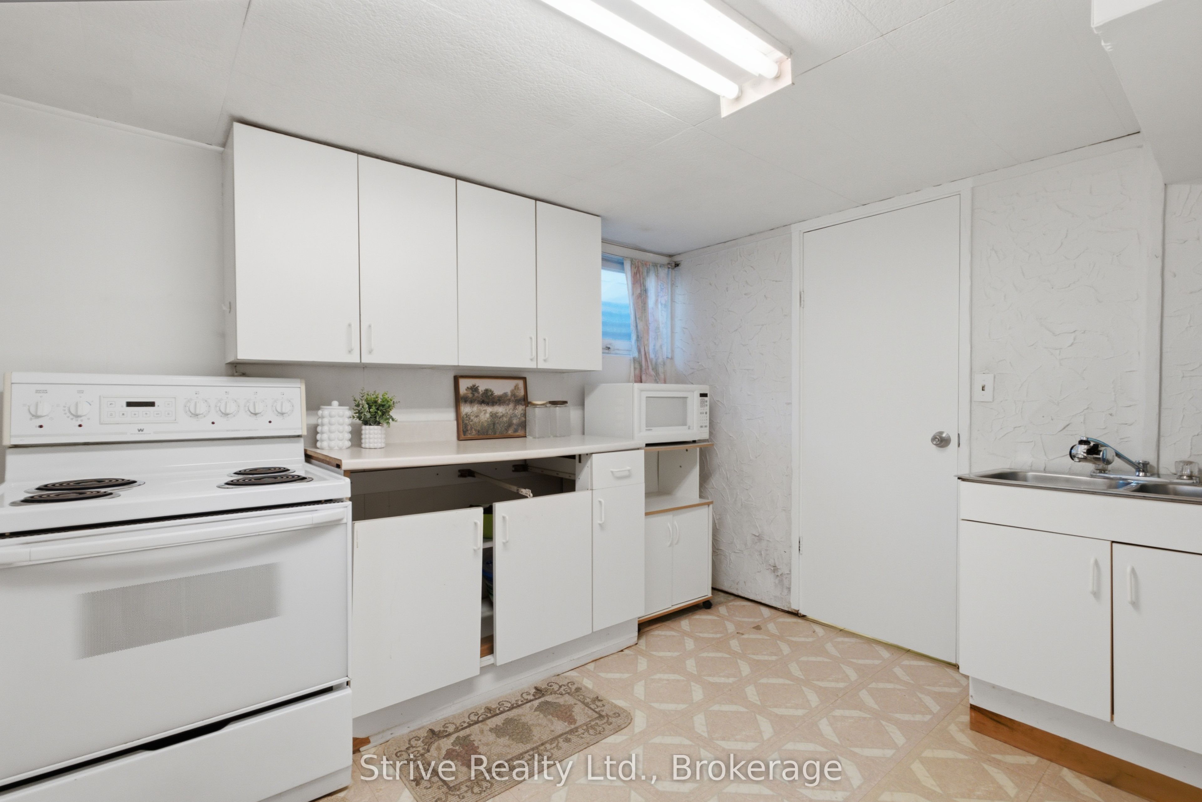 7 Admiral Road Property Photo 29