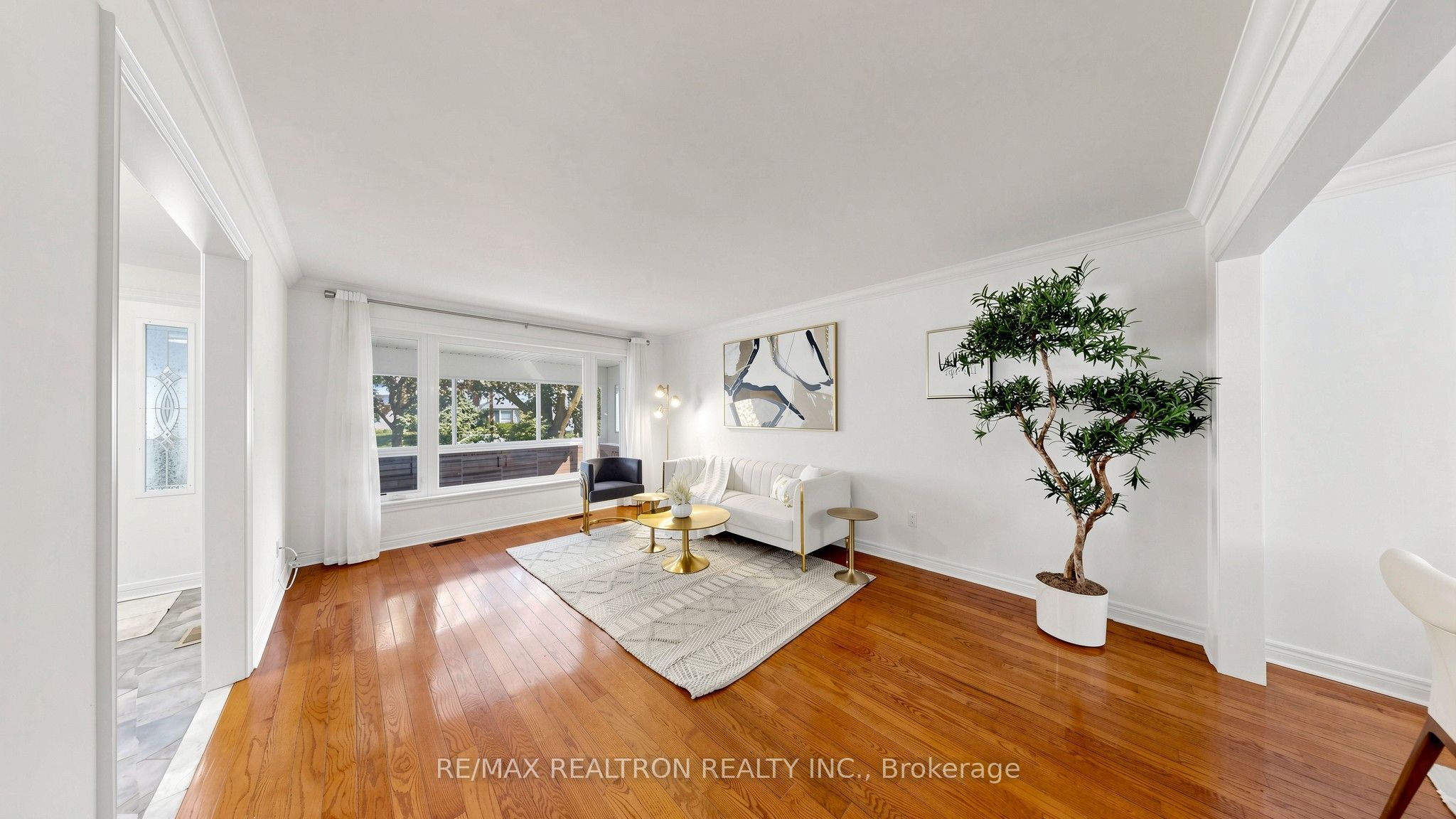 229 Chartland Boulevard S Property Photo 8