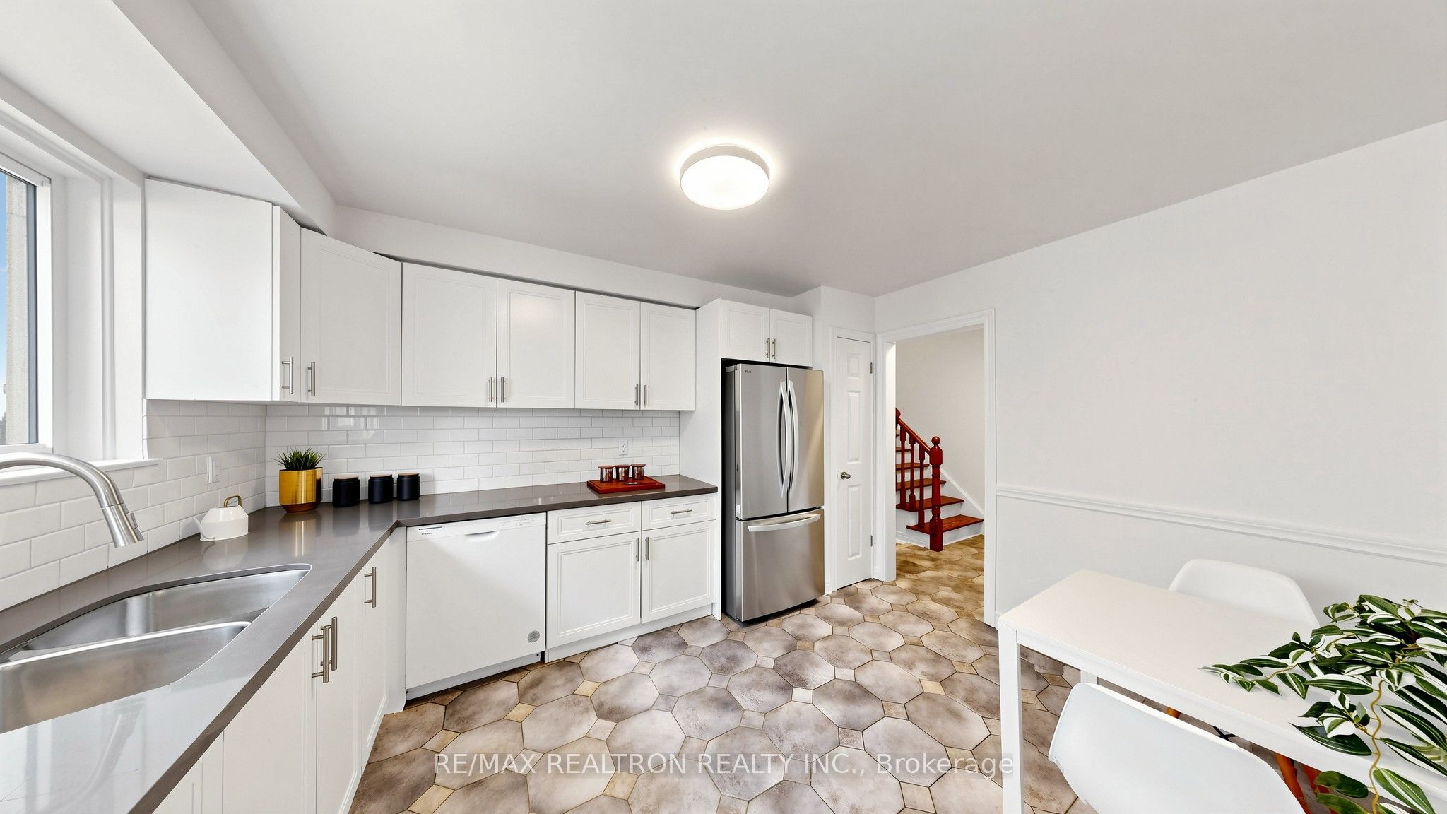 229 Chartland Boulevard S Property Photo 13