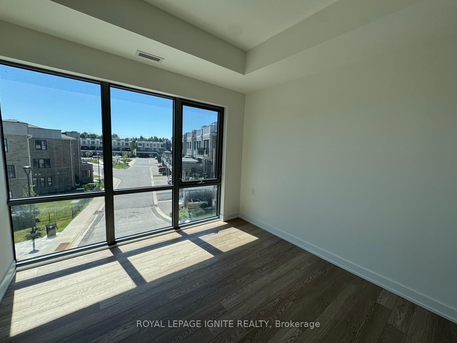 51 Clarington Boulevard 322 Property Photo 14
