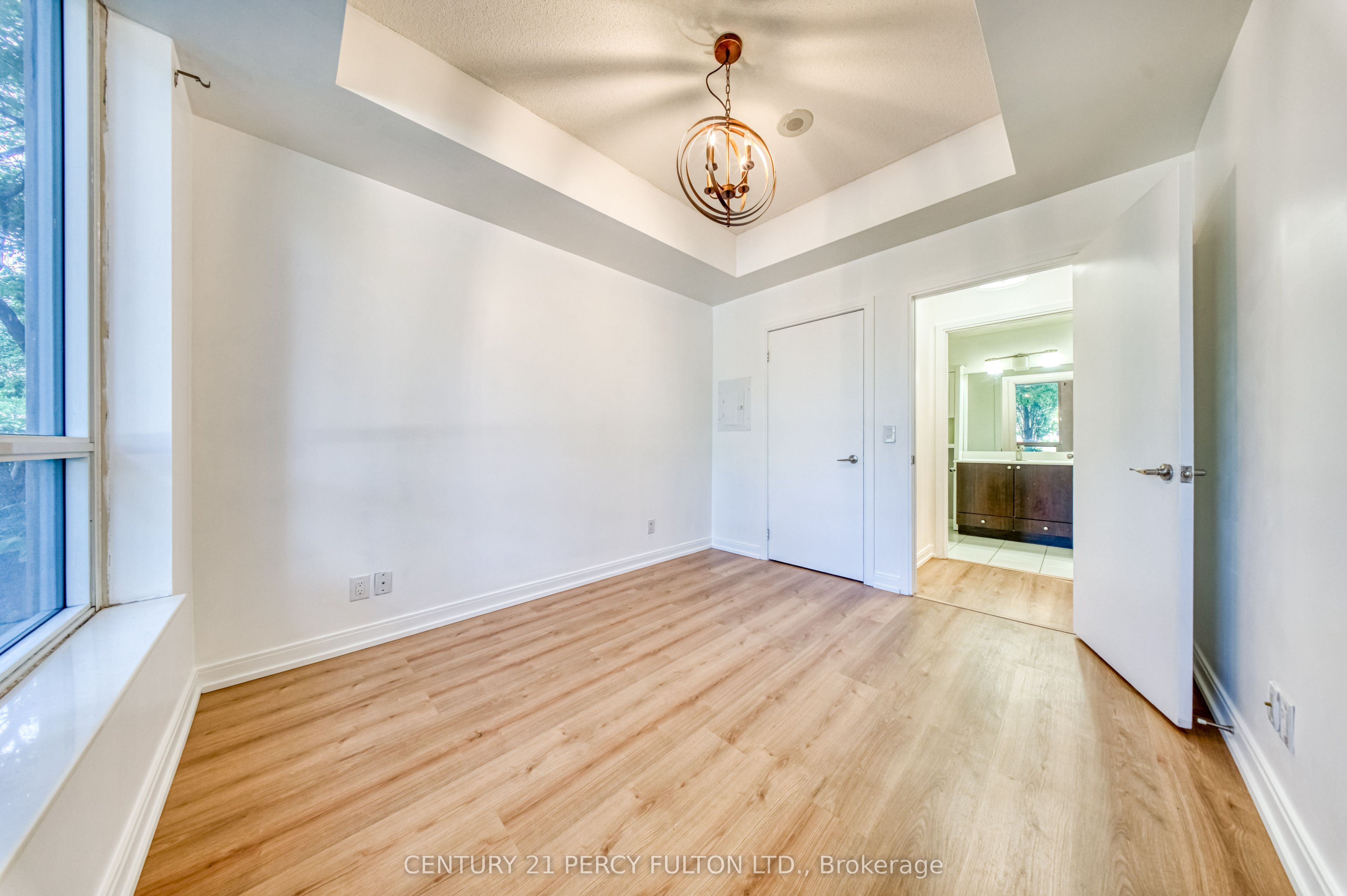 181 Village Green Square 116 Property Photo 21