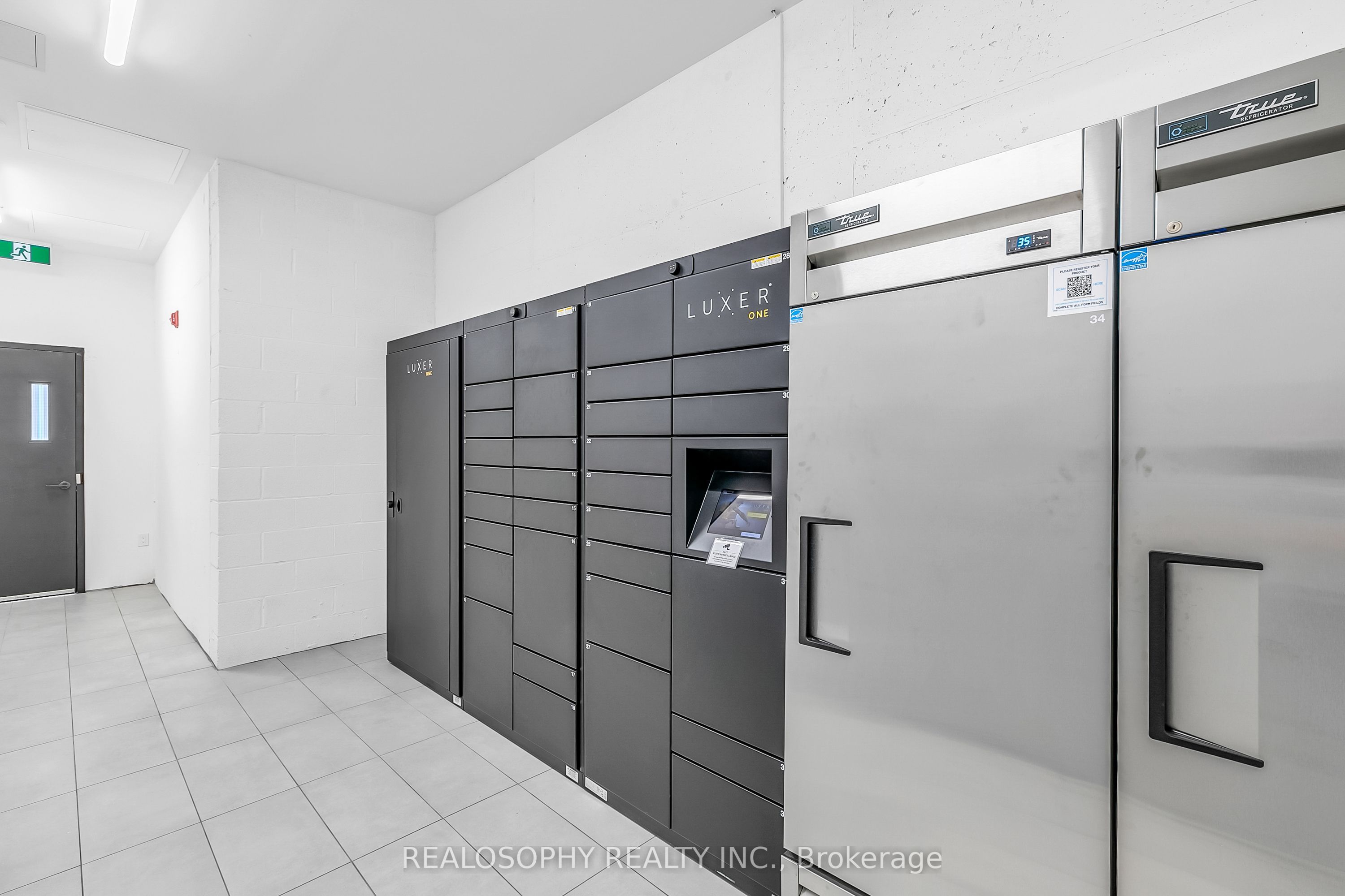 115 Larchmount Avenue 411 Property Photo 14