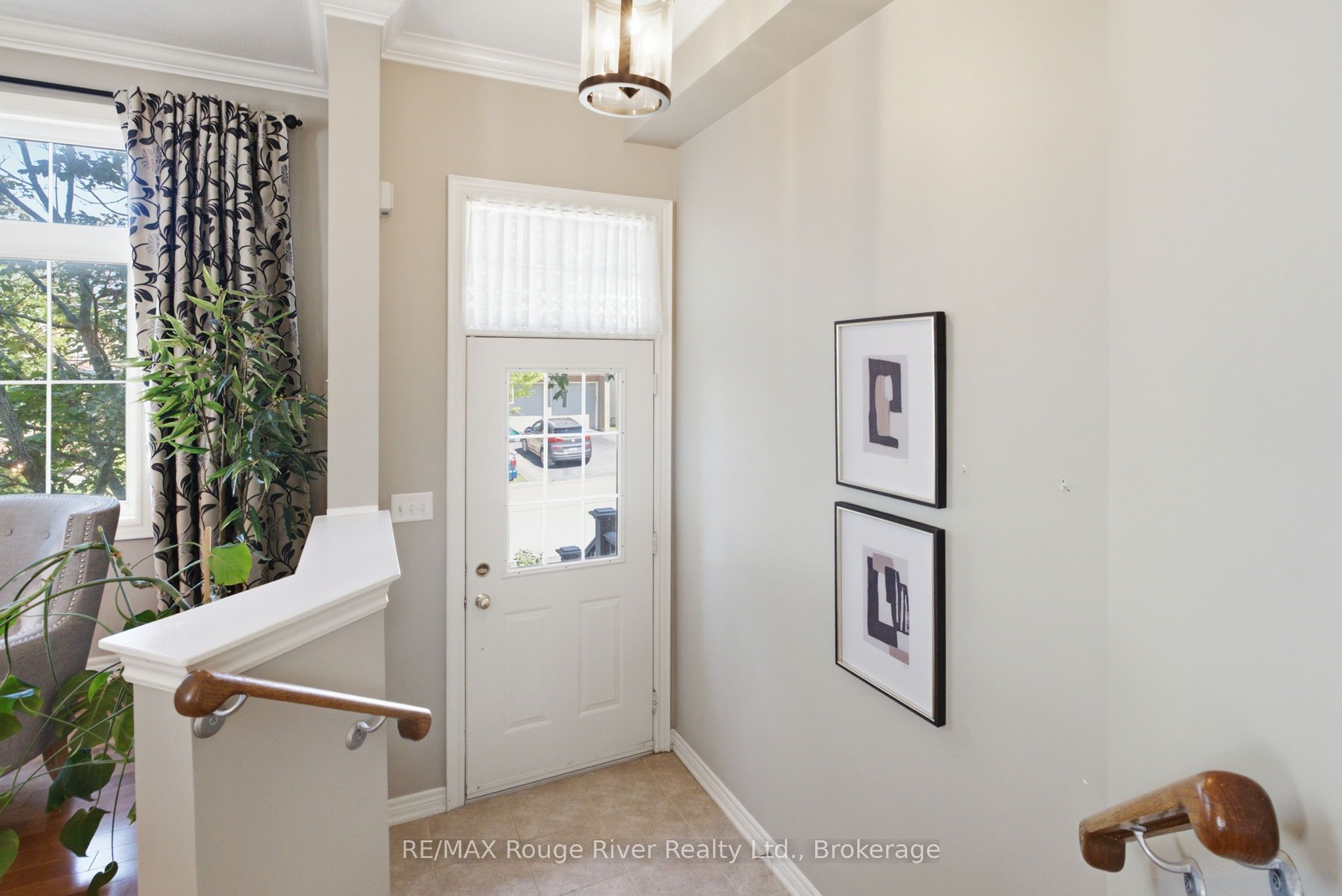 18 Rainbow Crescent Property Photo 2