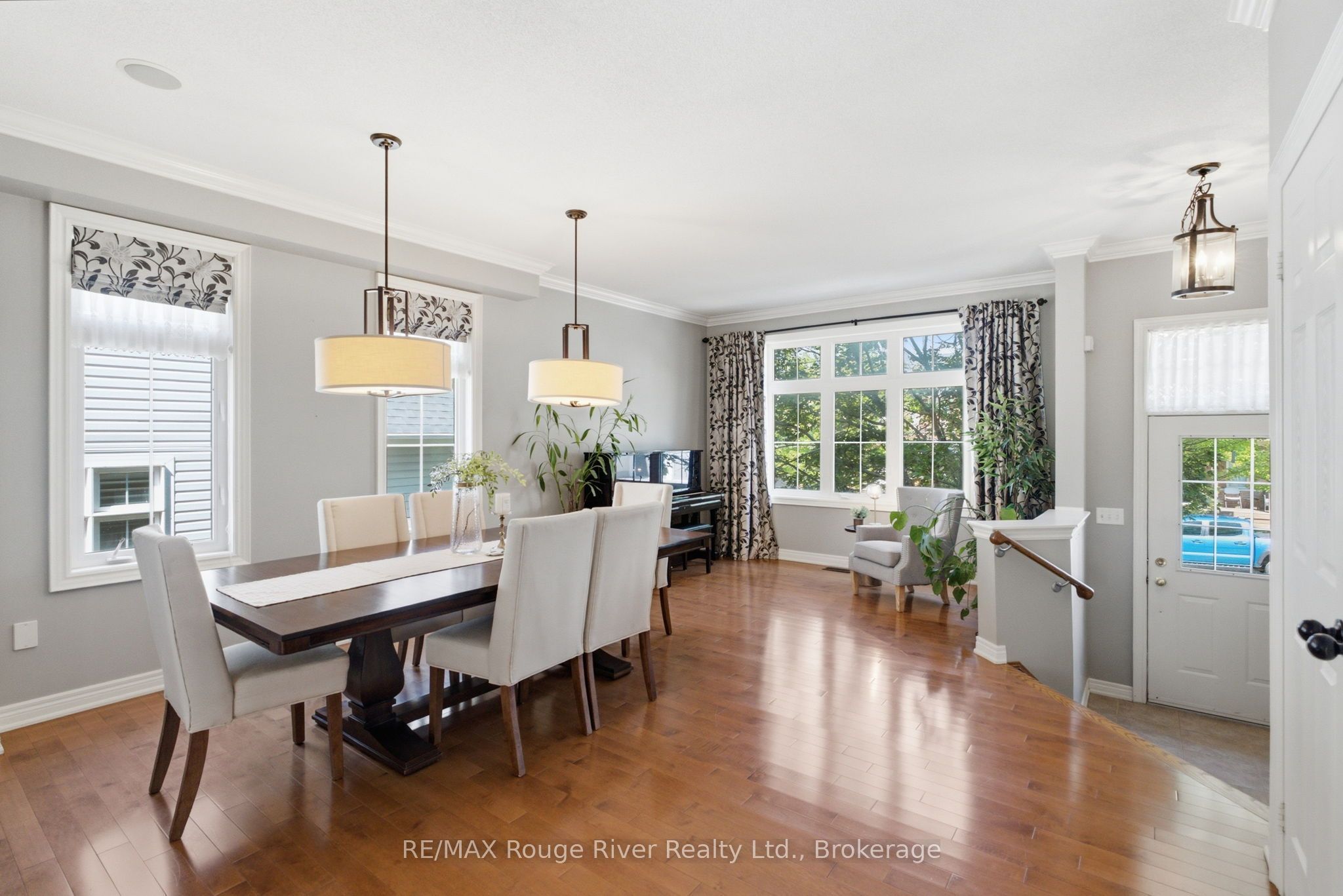 18 Rainbow Crescent Property Photo 3