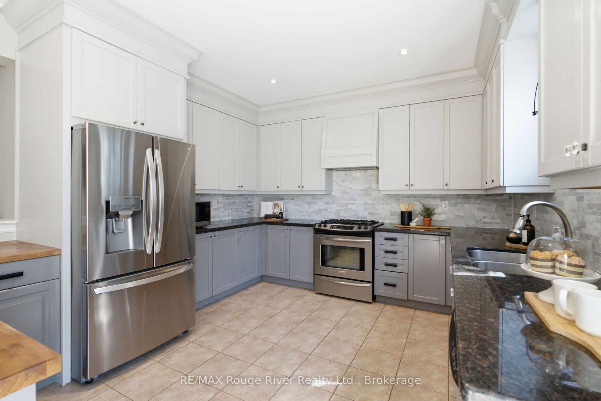 18 Rainbow Crescent Property Photo 12