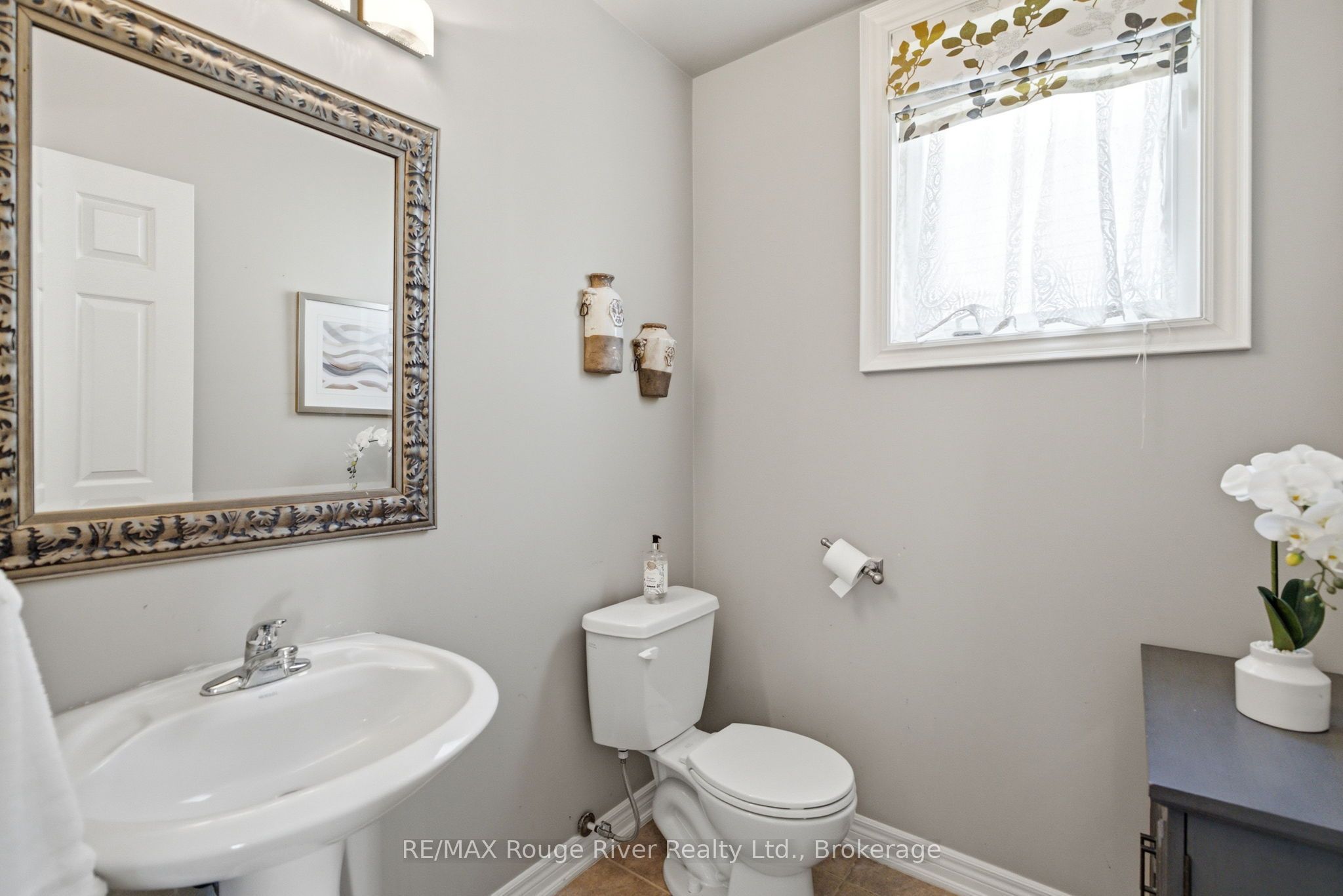 18 Rainbow Crescent Property Photo 16