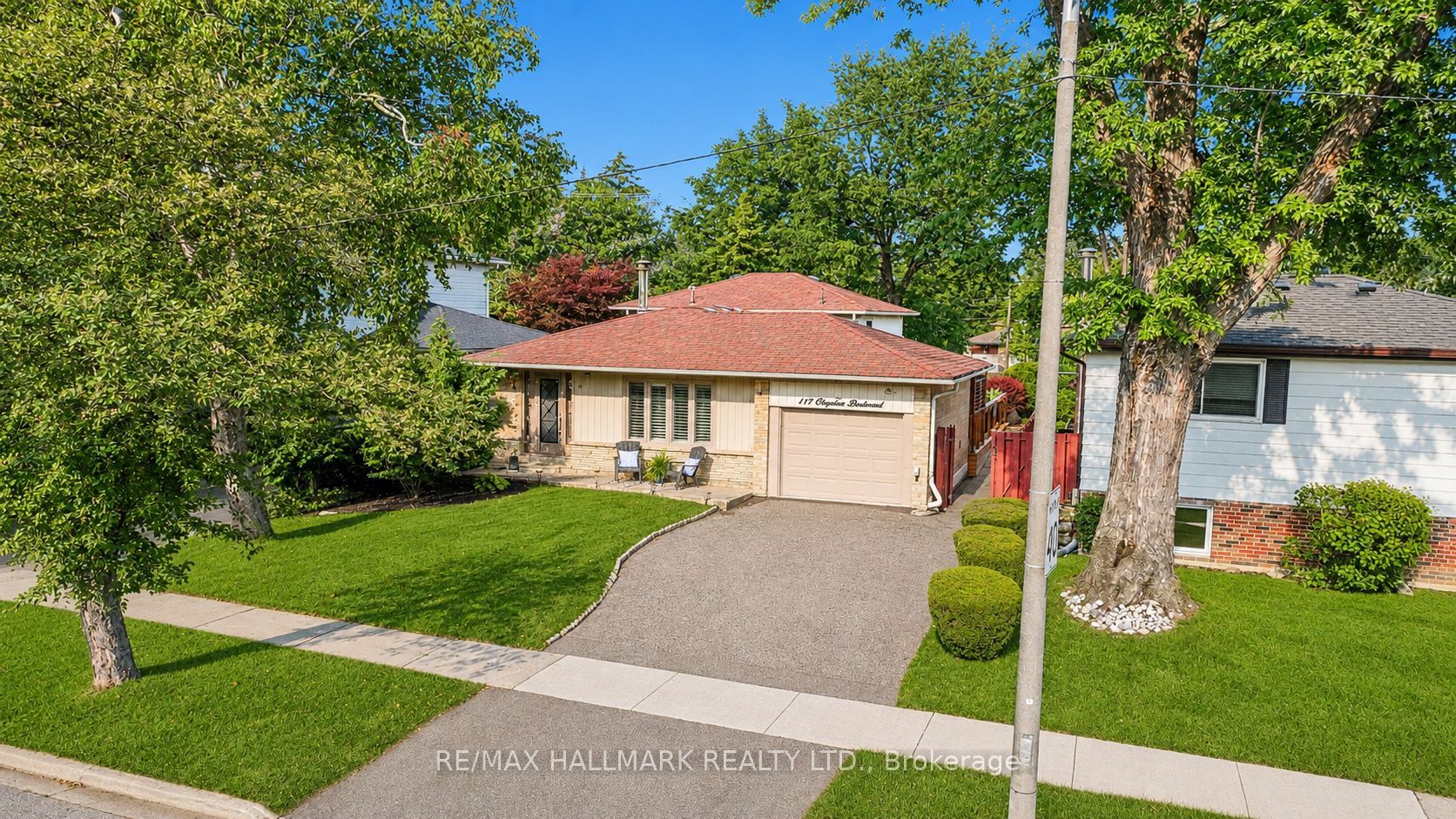 117 Clappison Boulevard Property Photo 2