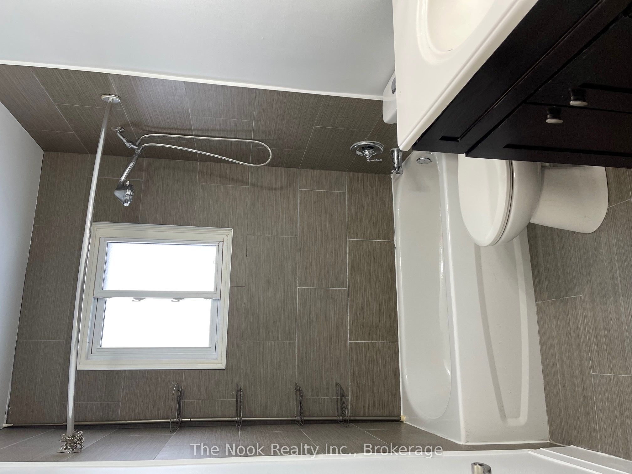 1321 Cedar Street Property Photo 5