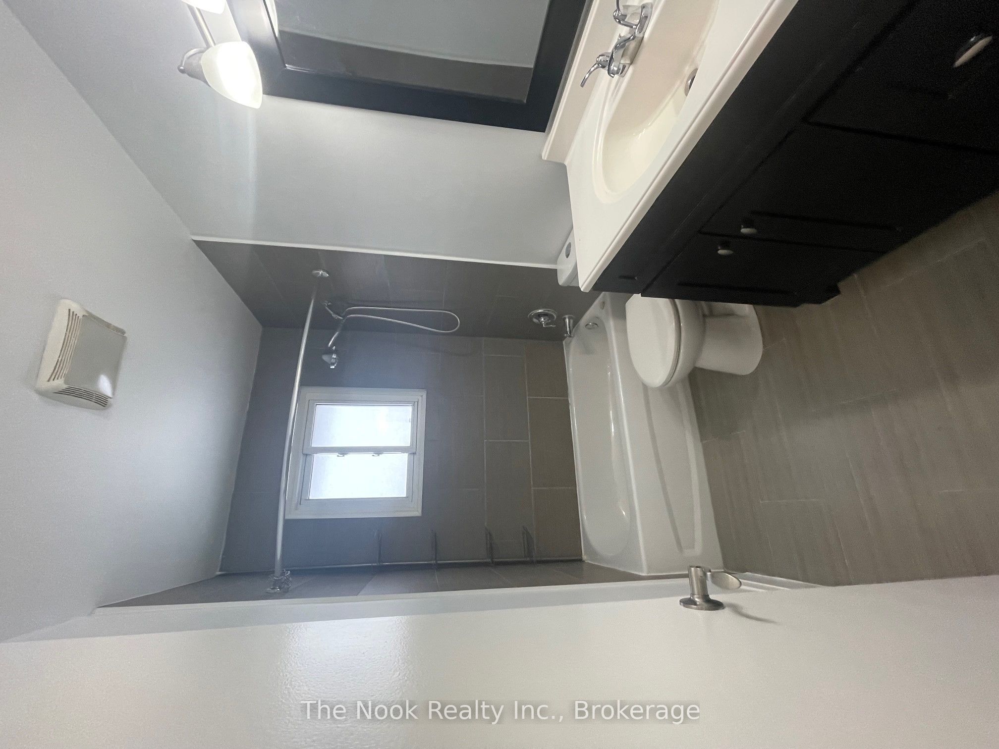 1321 Cedar Street Property Photo 6