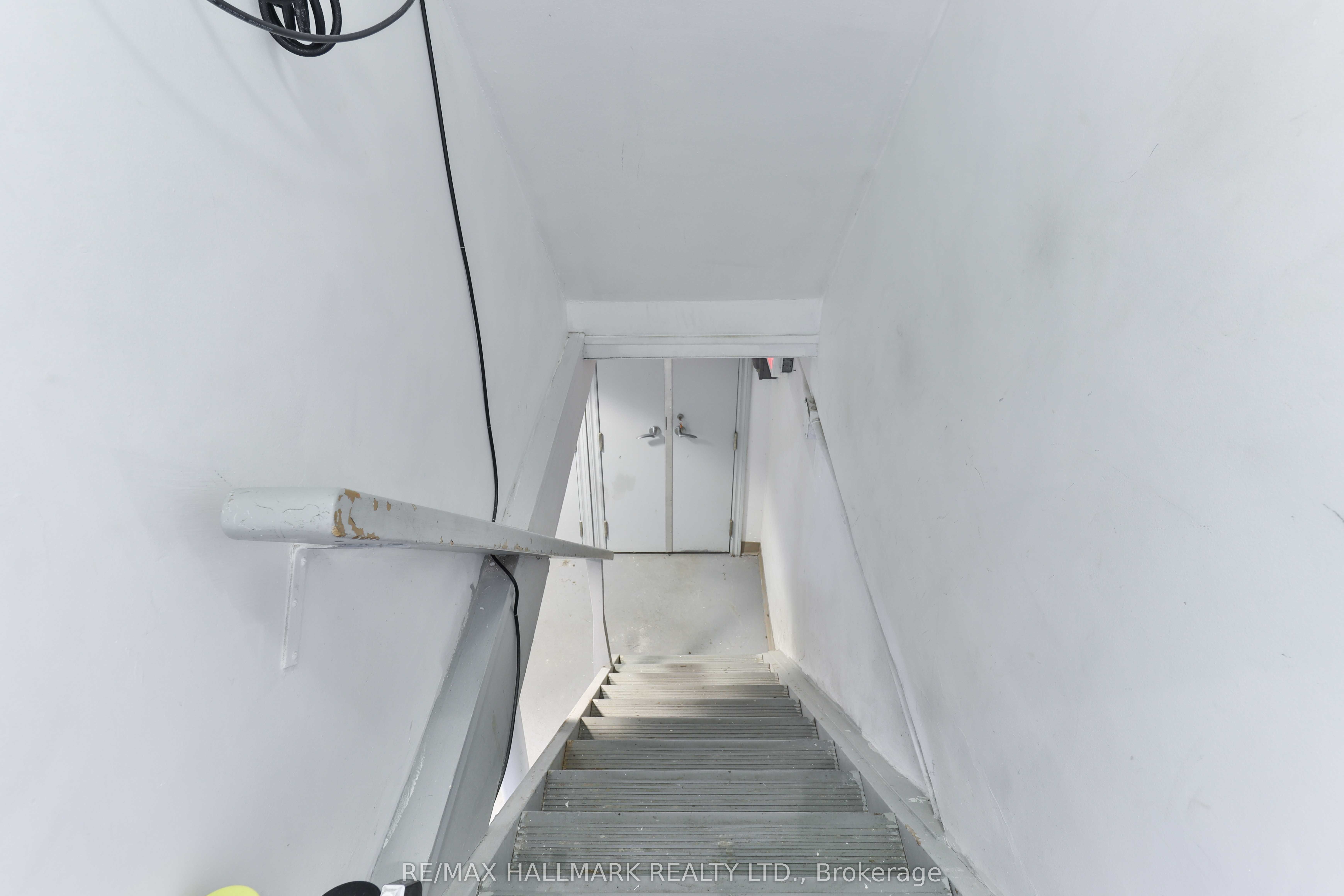 478 Cosburn Avenue N Property Photo 27