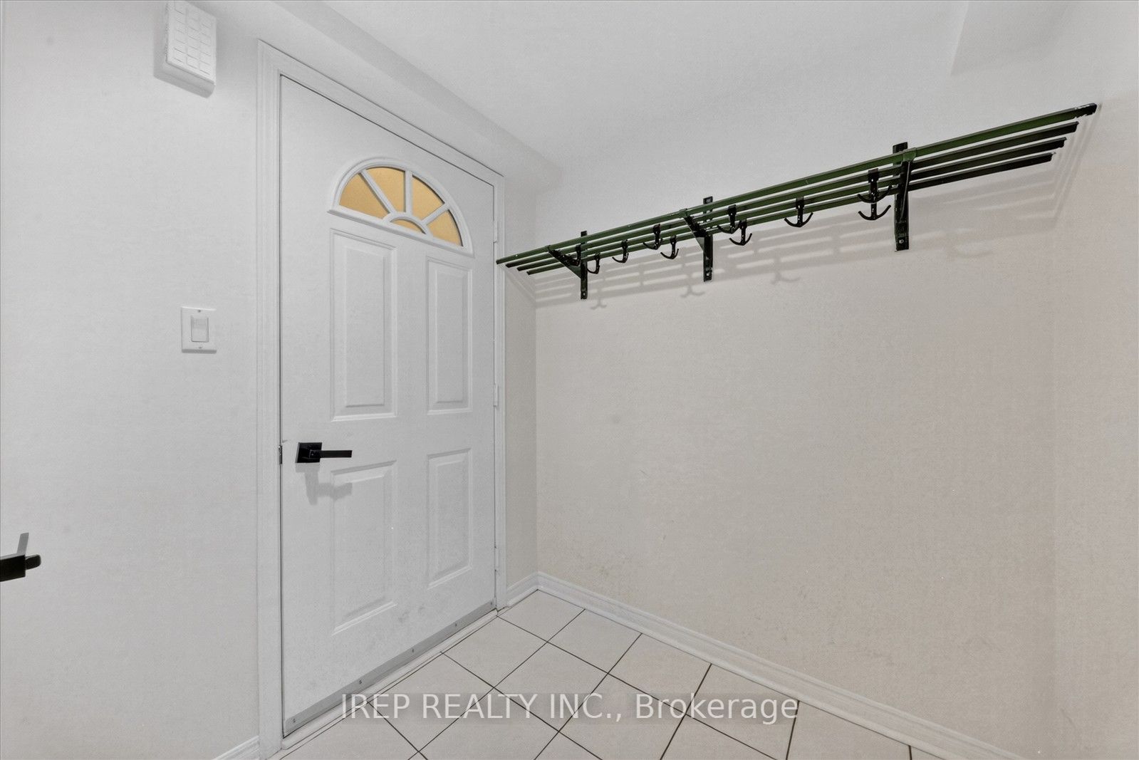 6 Carmichael Drive Lower Property Photo 7