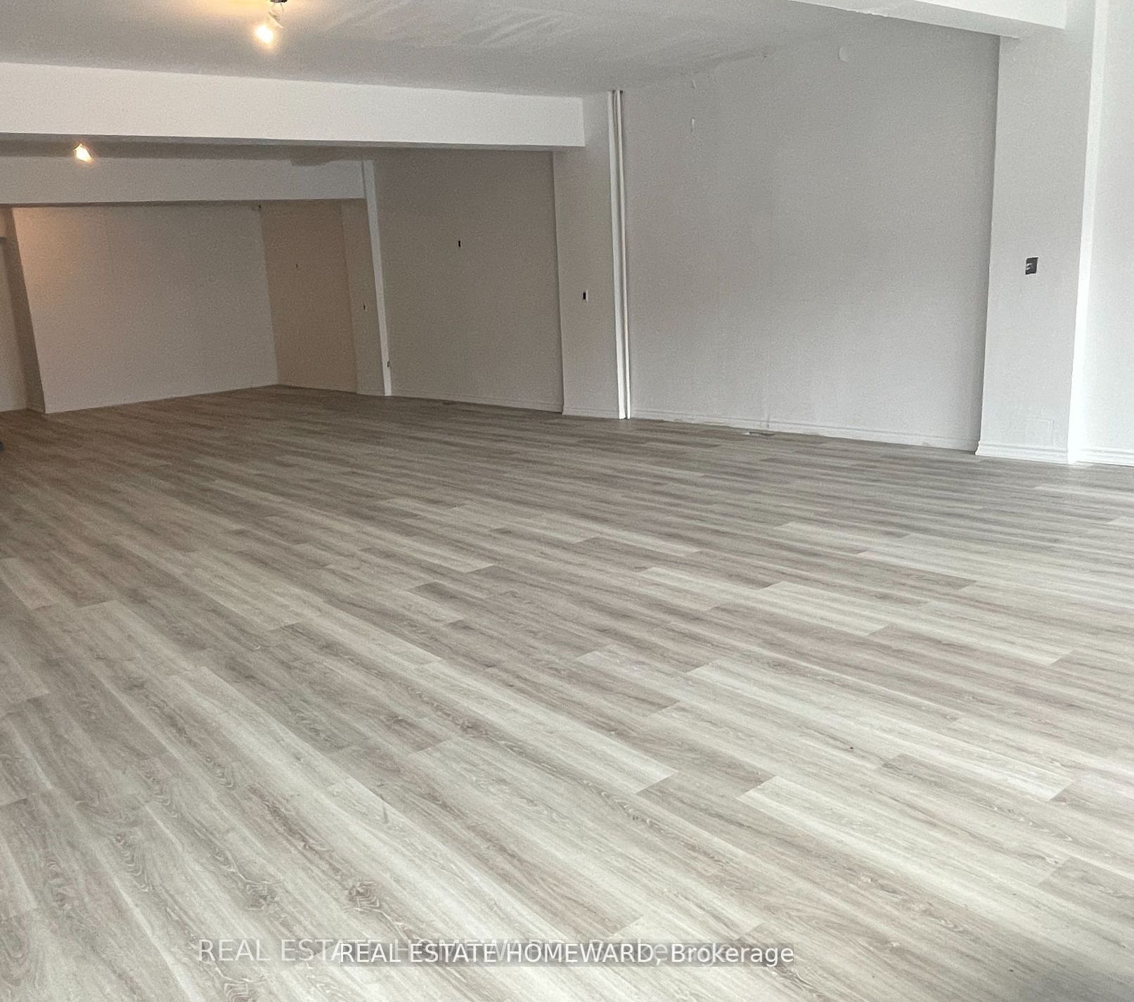 2880b Kingston Road Property Photo 3