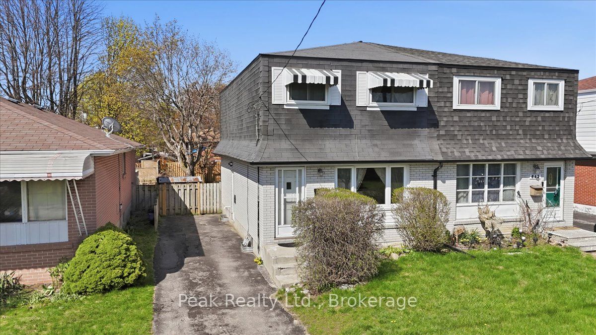 644 Perry Crescent Property Photo 2