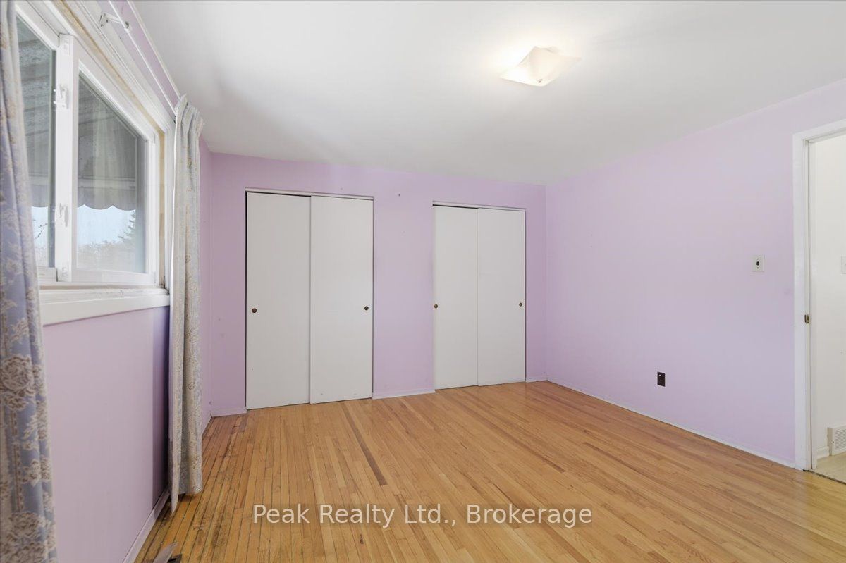 644 Perry Crescent Property Photo 16
