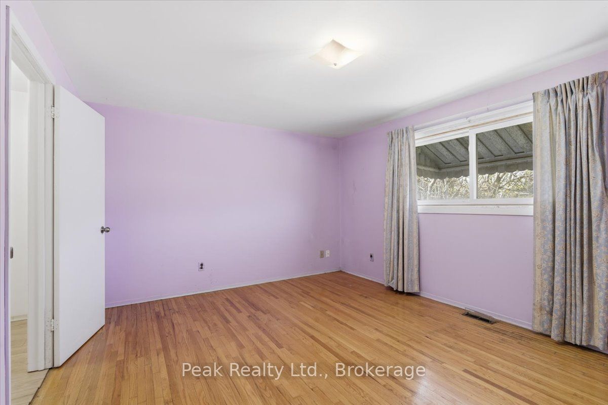 644 Perry Crescent Property Photo 17