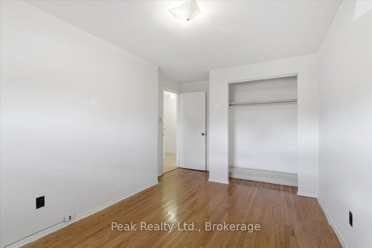 644 Perry Crescent Property Photo 21