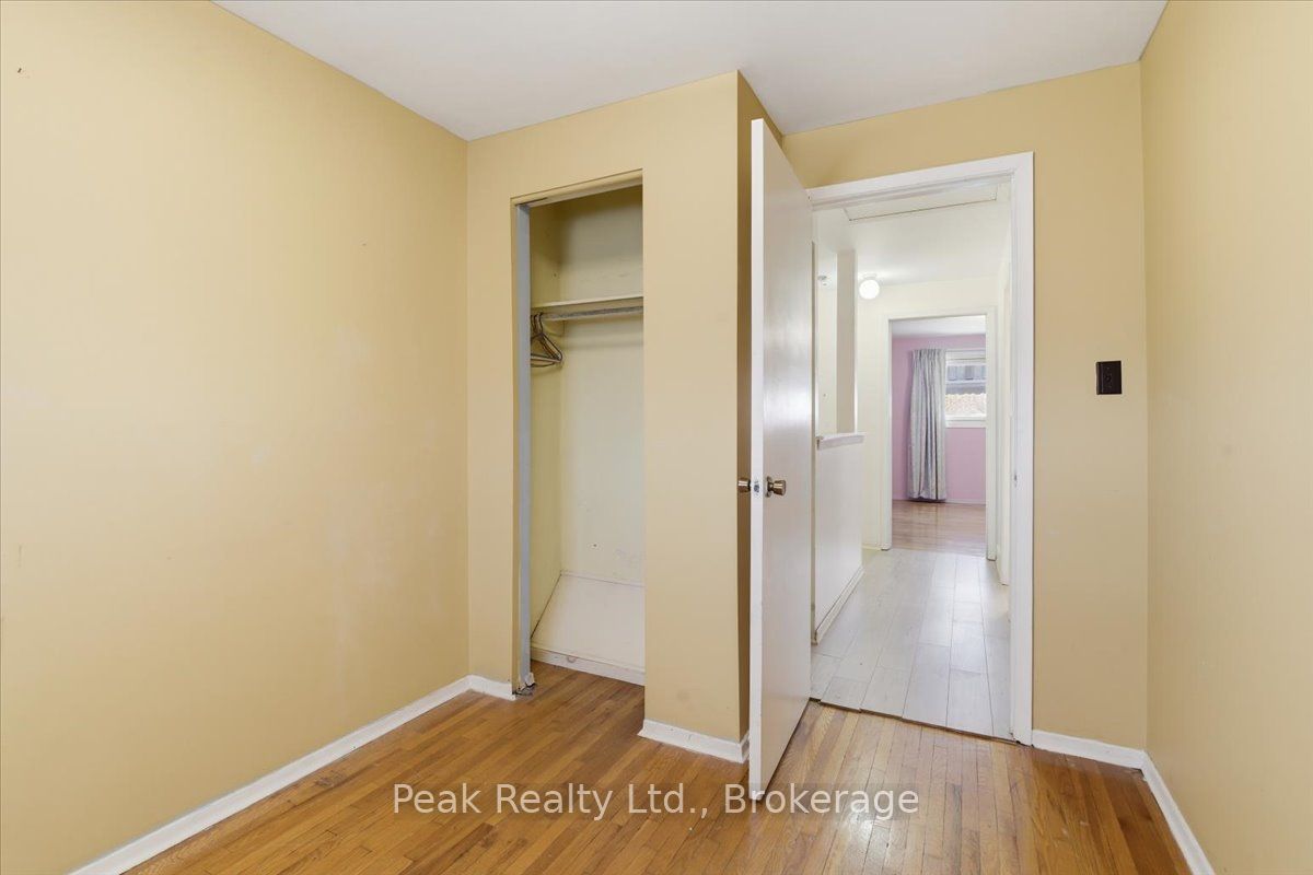 644 Perry Crescent Property Photo 23