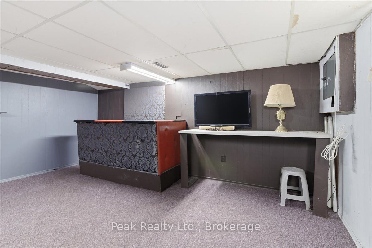 644 Perry Crescent Property Photo 24