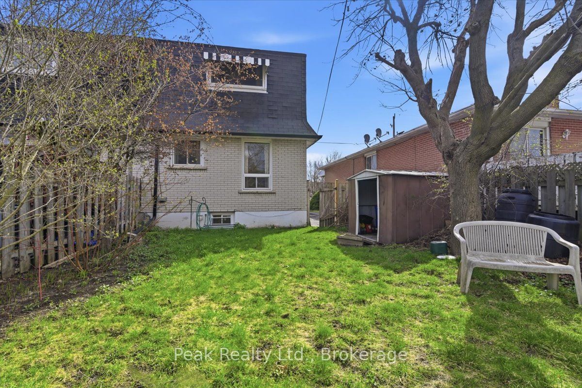 644 Perry Crescent Property Photo 31