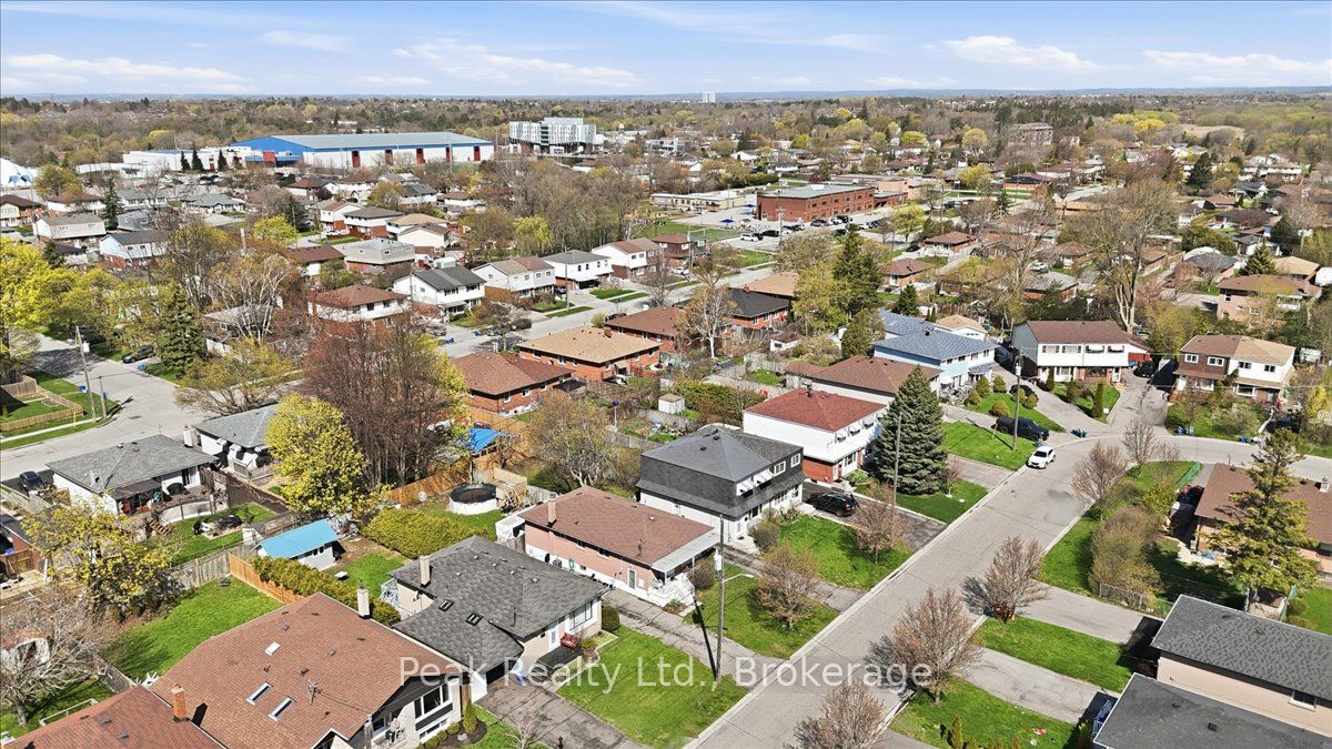 644 Perry Crescent Property Photo 40