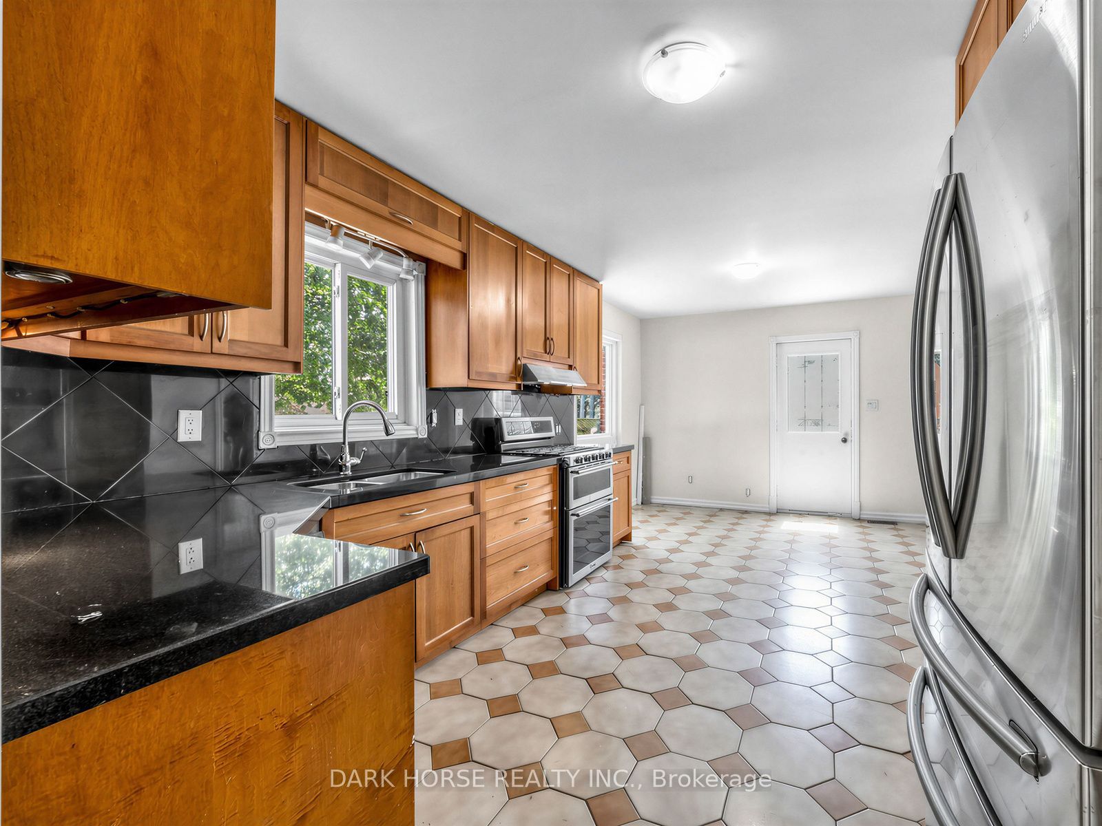347 Annapolis Avenue Property Photo 8
