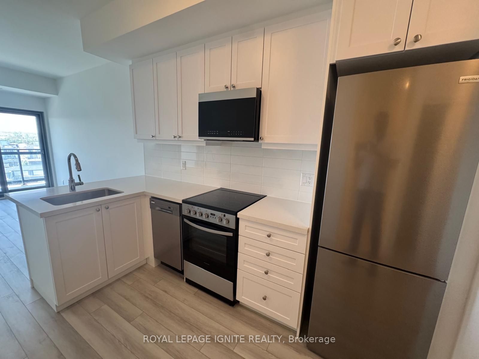 51 Clarington Boulevard 620 Property Photo 8